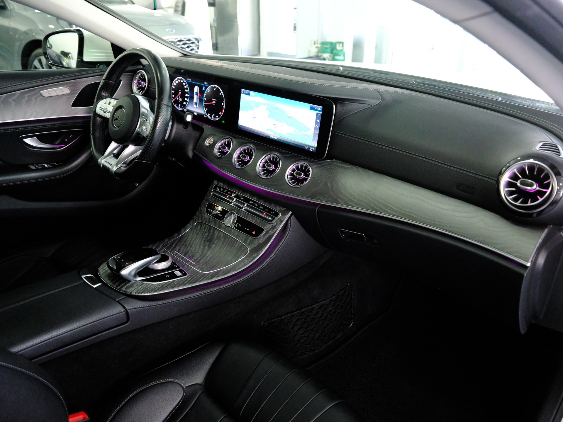 MERCEDES-BENZ CLS 400 d AMG Line 4Matic 9G-Tronic-image-19