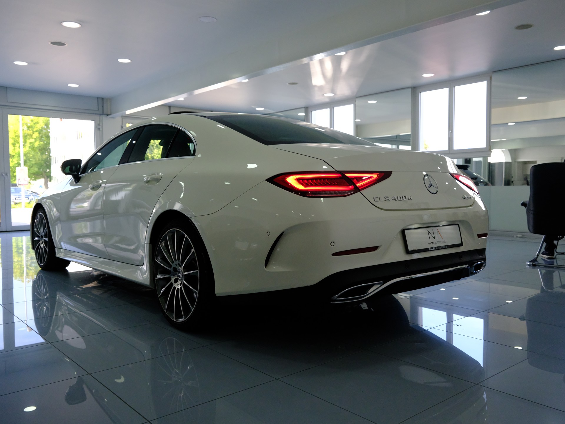 MERCEDES-BENZ CLS 400 d AMG Line 4Matic 9G-Tronic-image-4