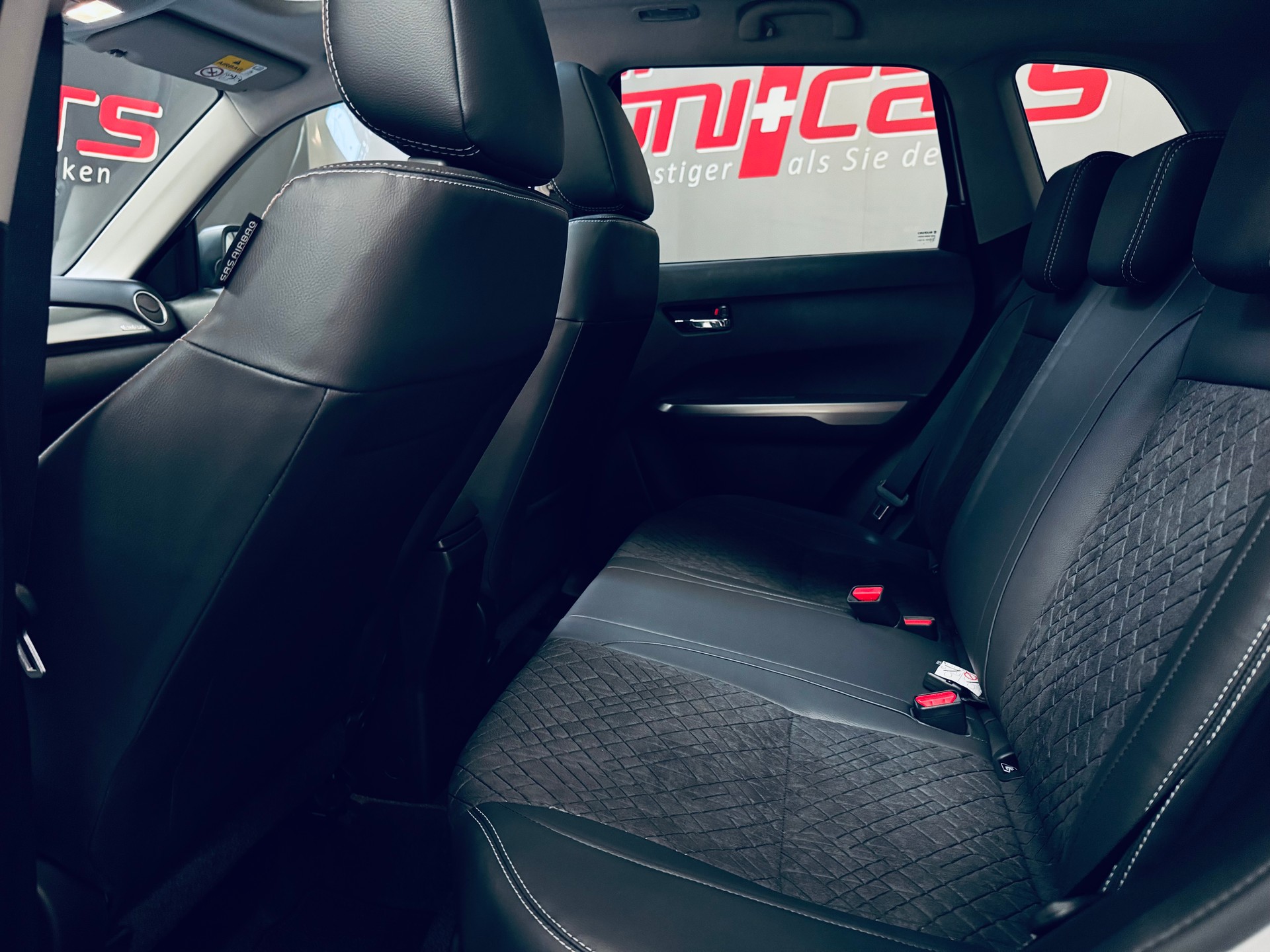 SUZUKI Vitara 1.5 Hybrid Compact Top 4x4 AGS-image-12