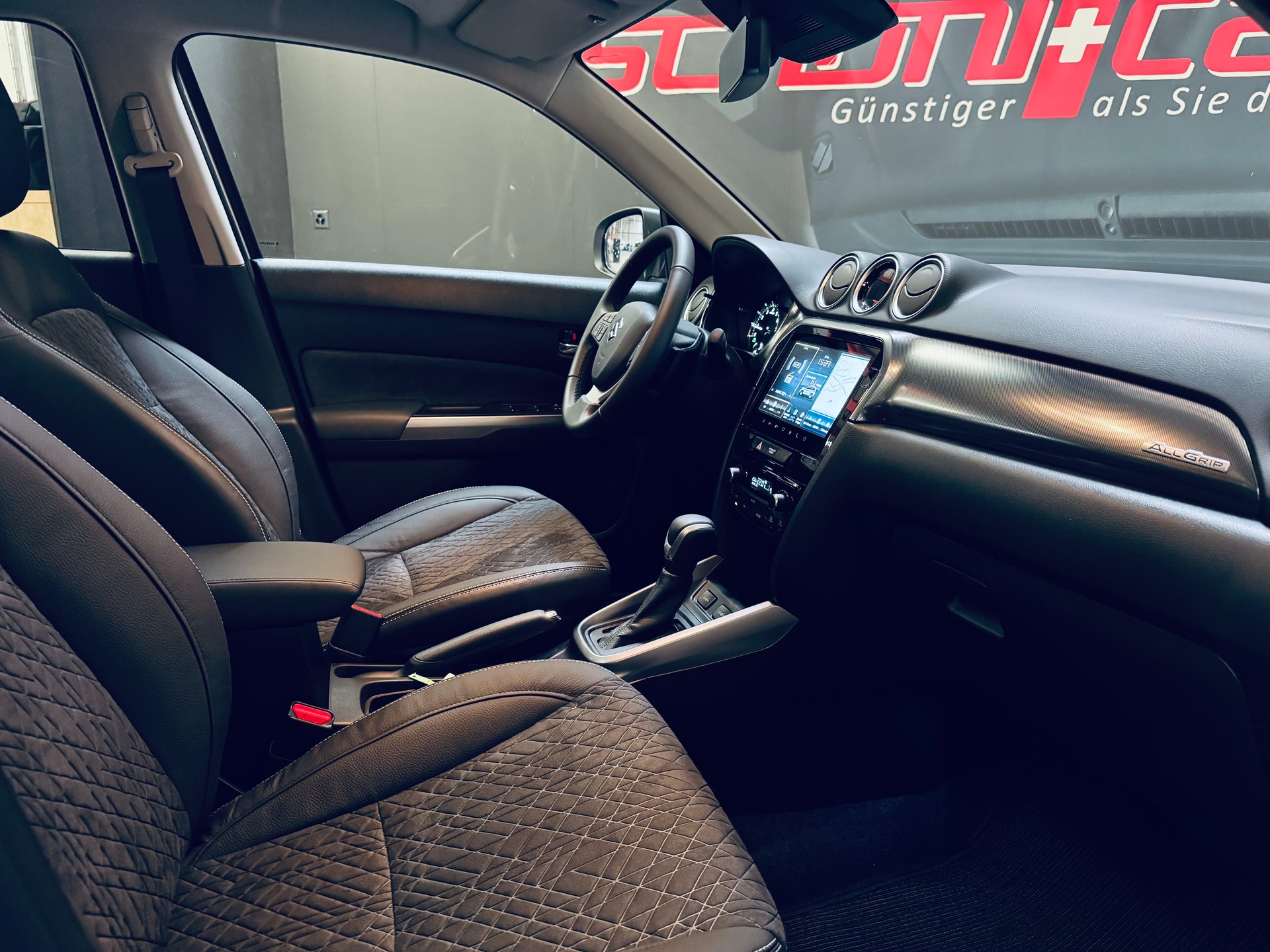 SUZUKI Vitara 1.5 Hybrid Compact Top 4x4 AGS-image-18