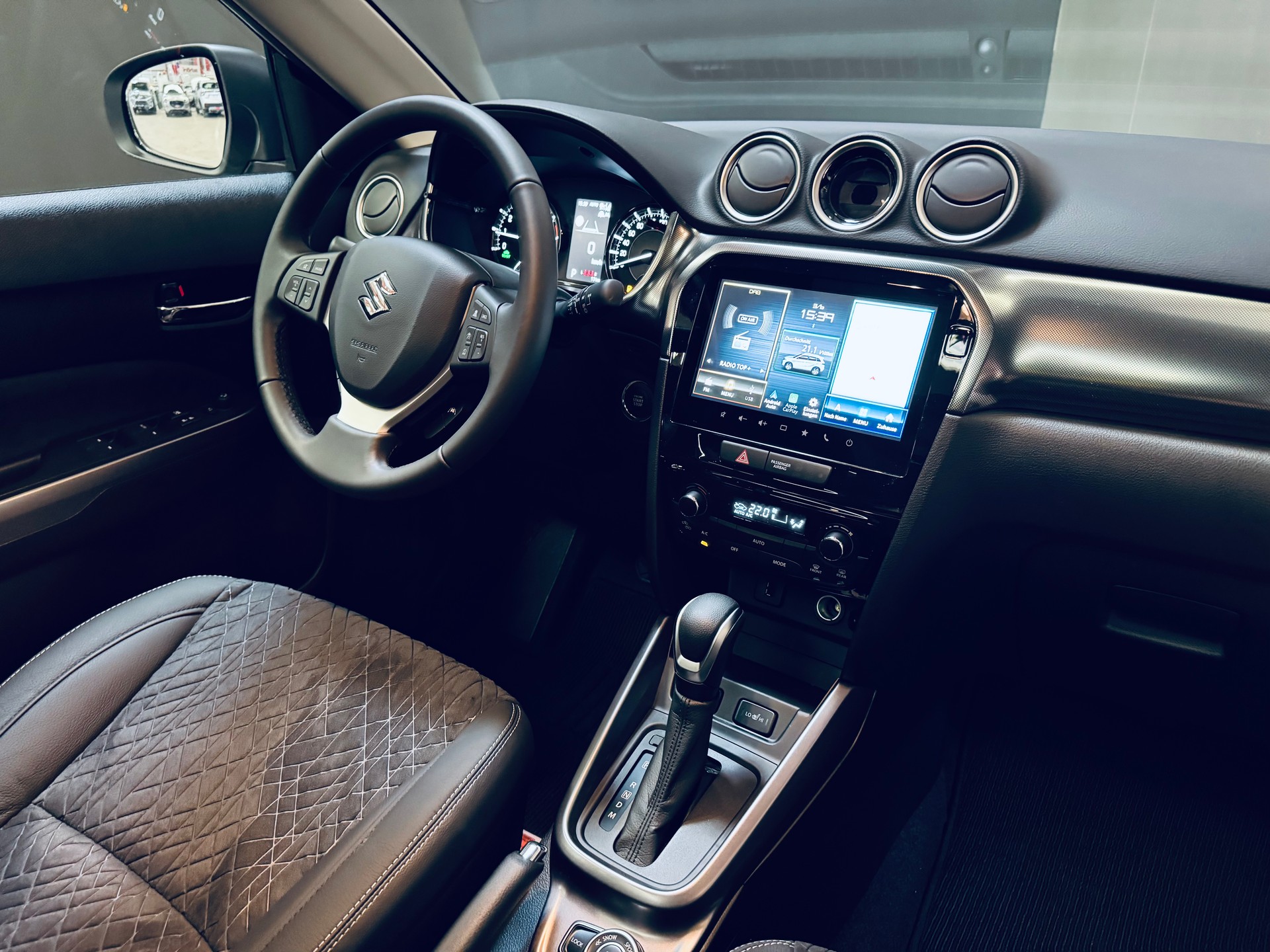 SUZUKI Vitara 1.5 Hybrid Compact Top 4x4 AGS-image-20