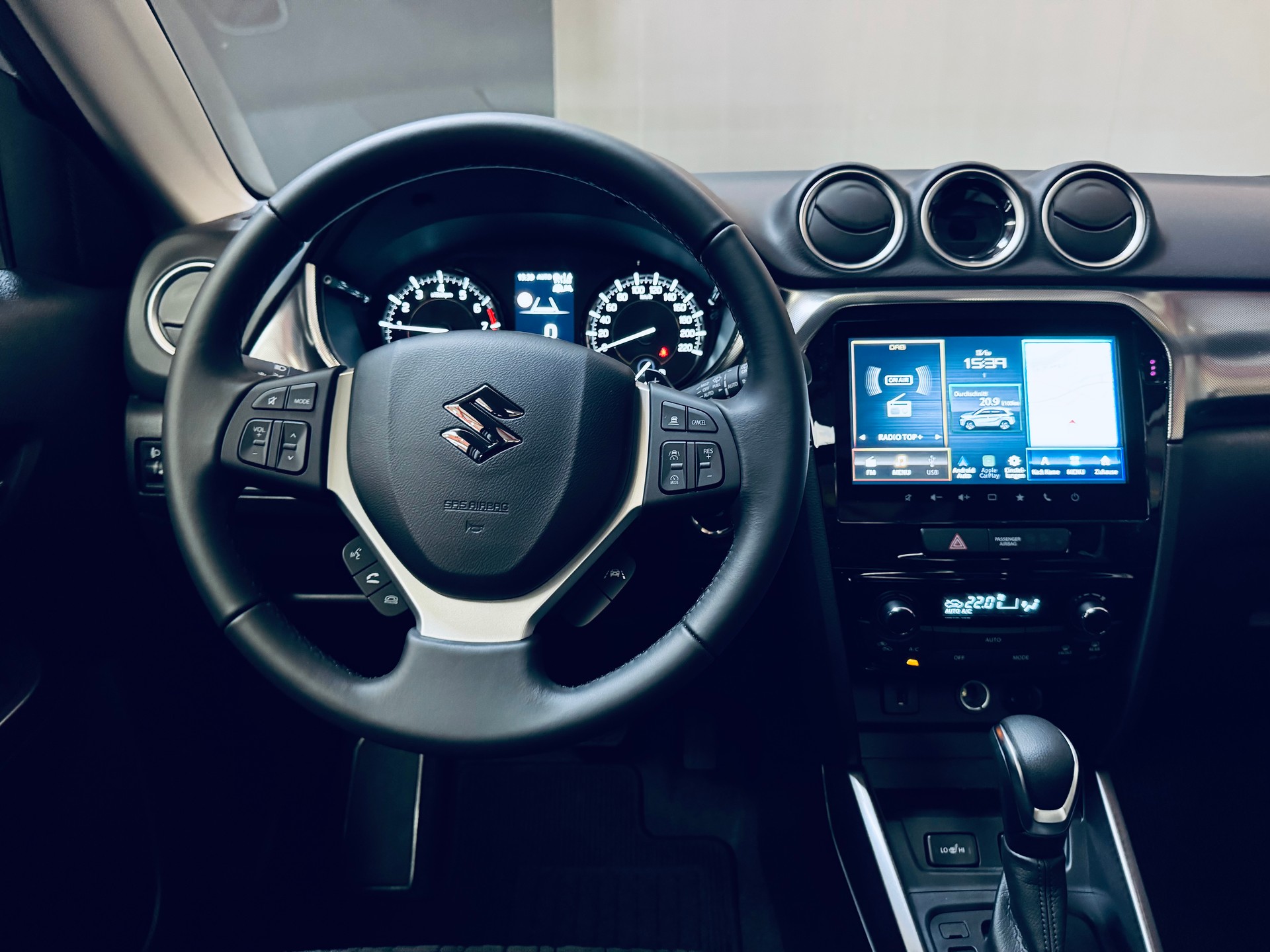 SUZUKI Vitara 1.5 Hybrid Compact Top 4x4 AGS-image-15