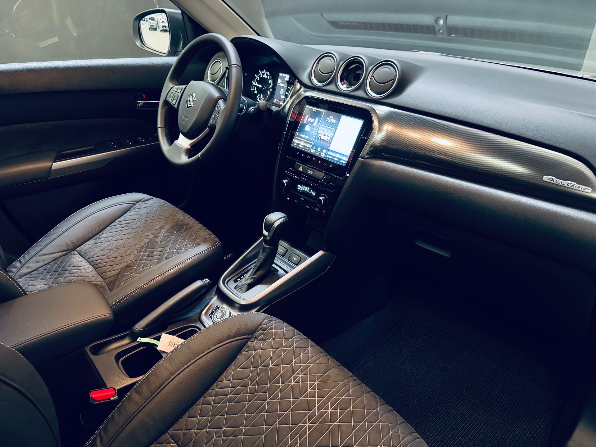 SUZUKI Vitara 1.5 Hybrid Compact Top 4x4 AGS-image-19