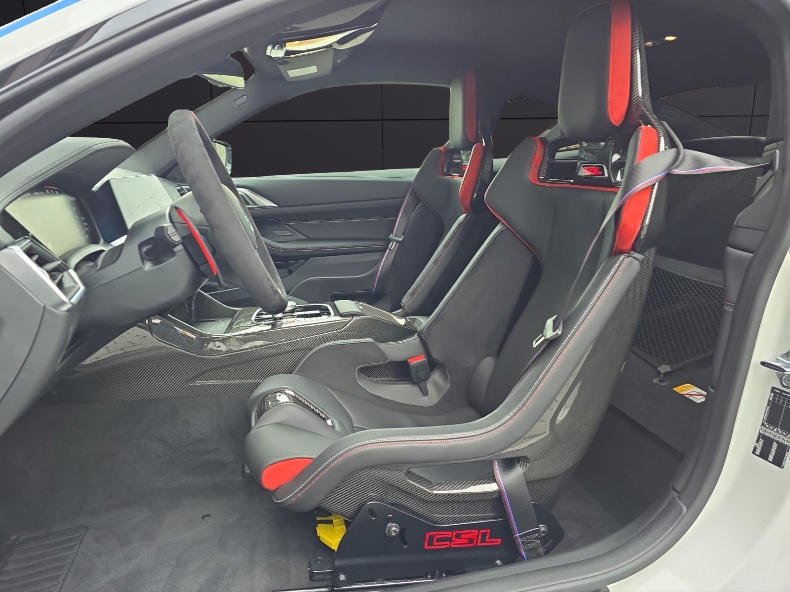 BMW M4 CSL Coupé CH Fahrzeug-image-8