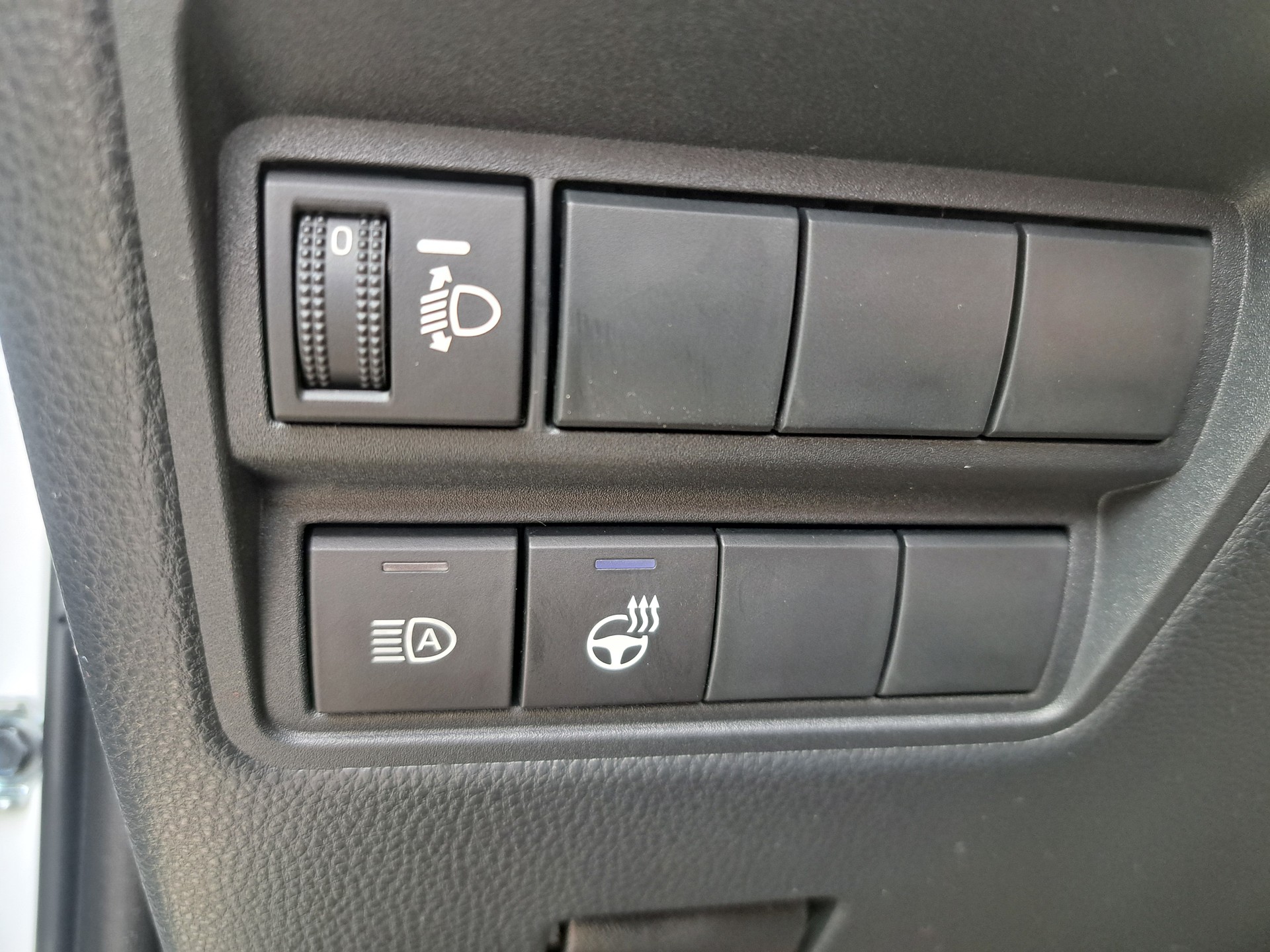 TOYOTA Yaris 1.5 Trend e-CVT-image-14