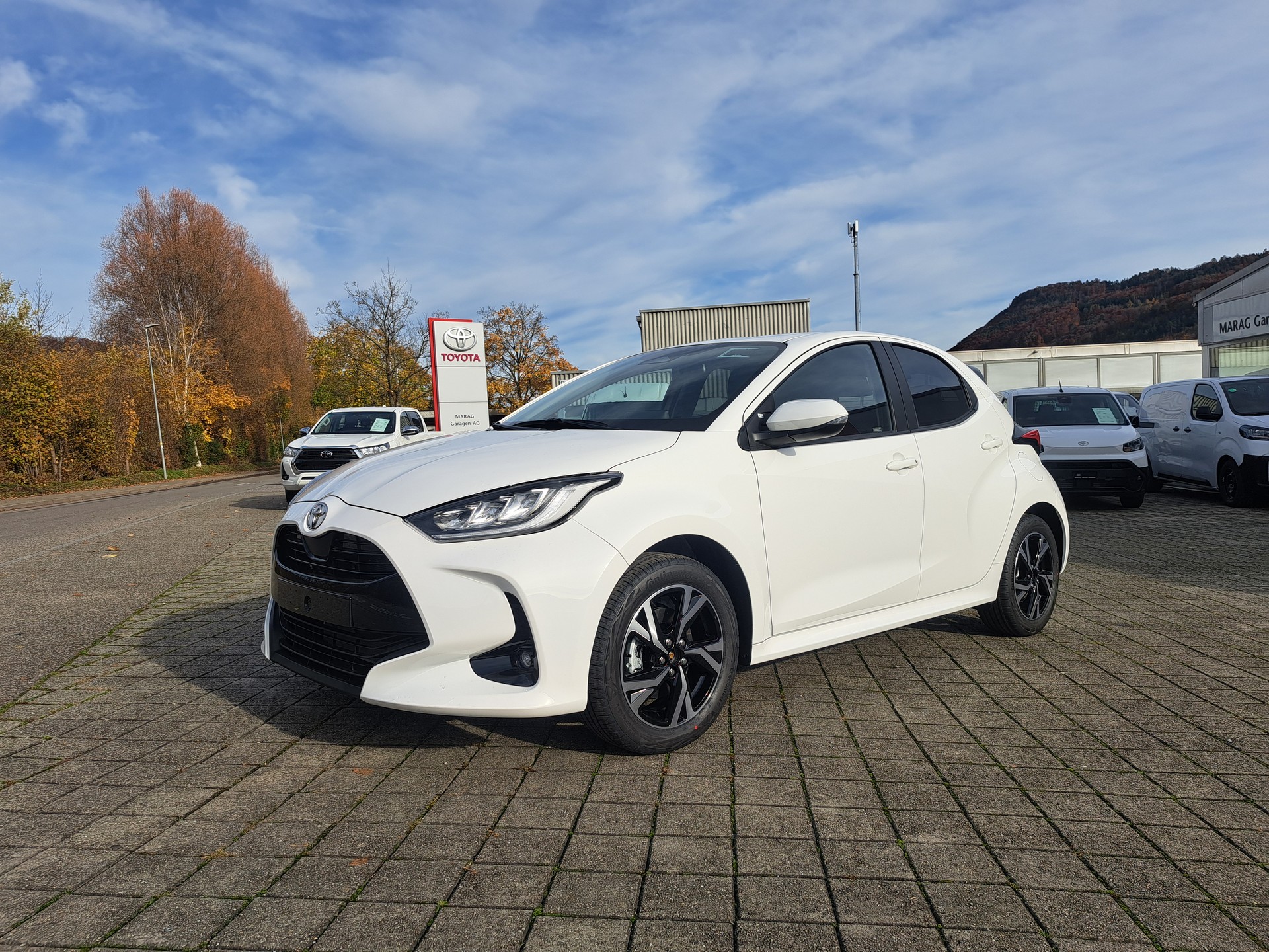 TOYOTA Yaris 1.5 Trend e-CVT-image-0