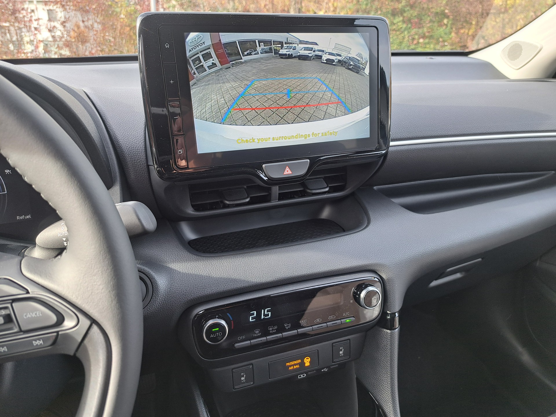 TOYOTA Yaris 1.5 Trend e-CVT-image-12
