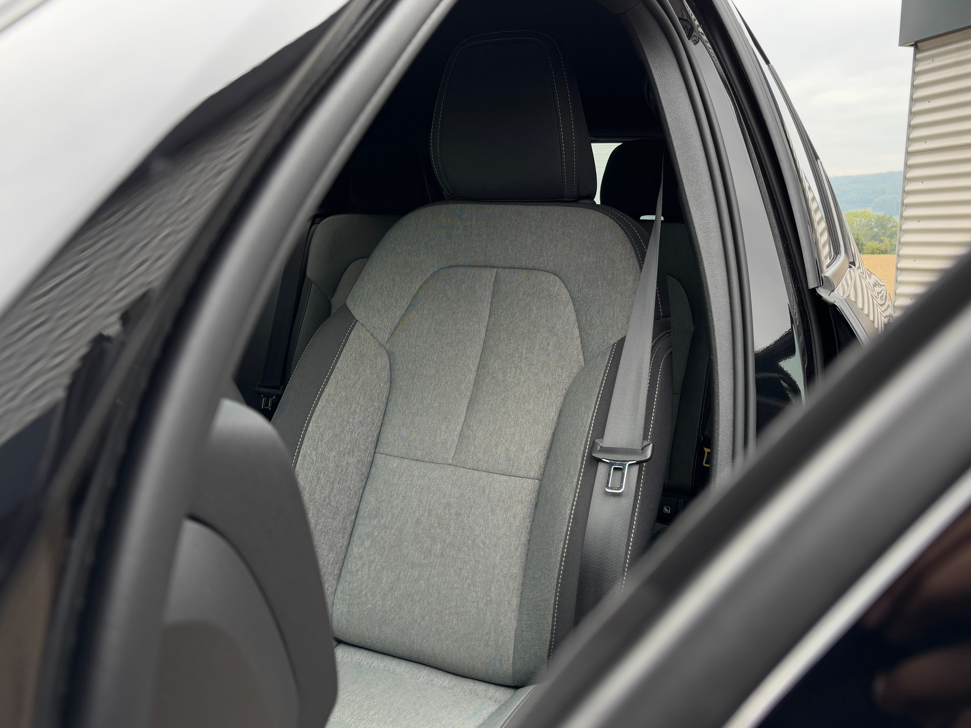 VOLVO XC40 2.0 B3 MH XCITE-image-3