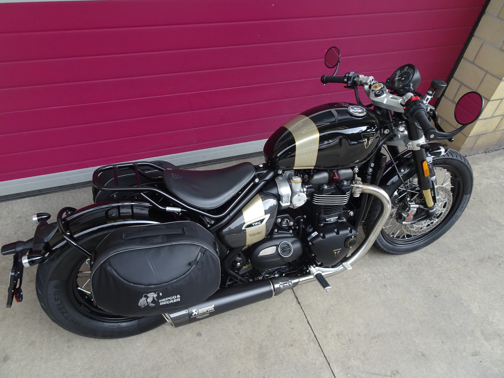 TRIUMPH Bonneville 1200 Bobber TFC-image-14