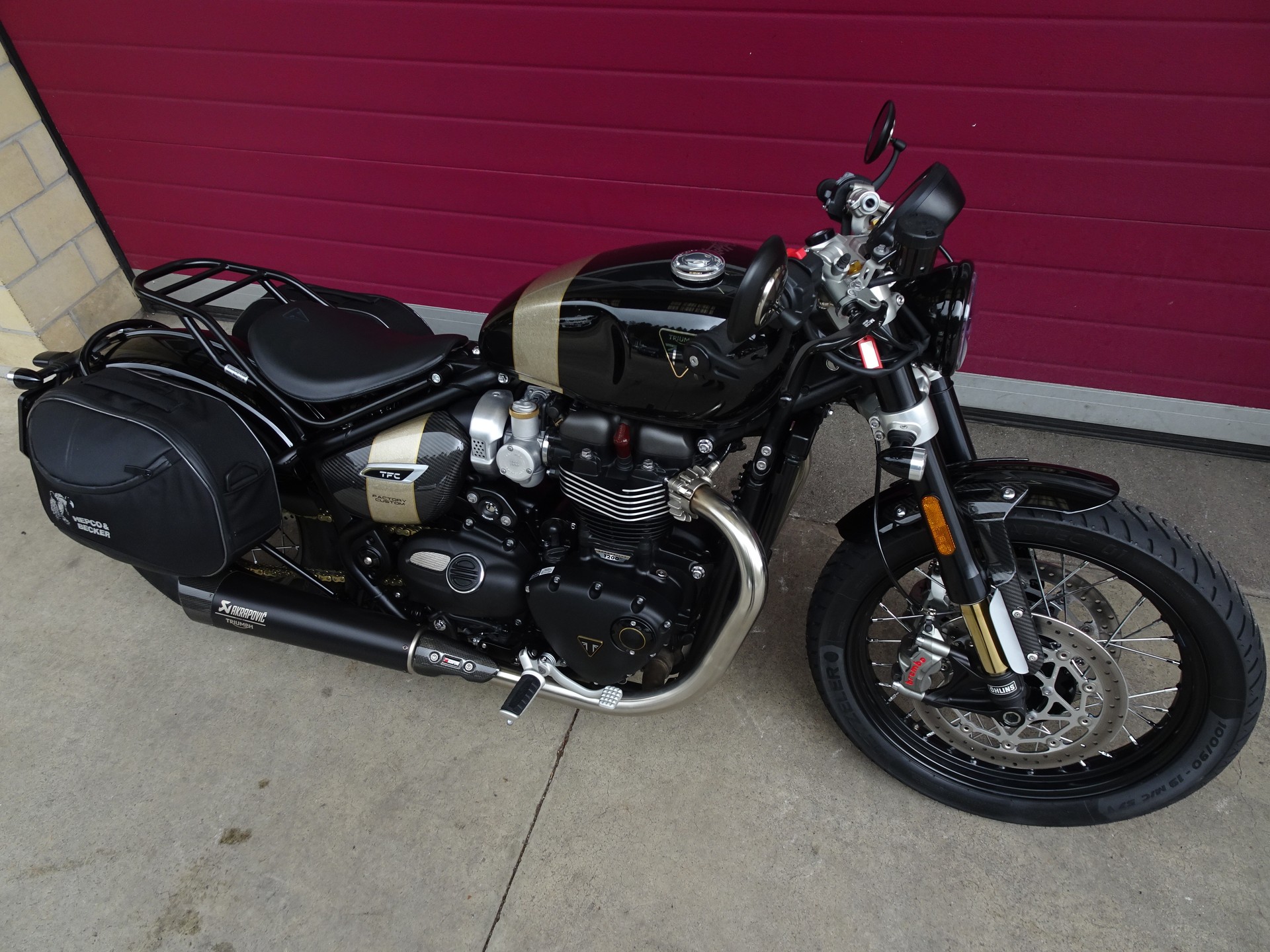 TRIUMPH Bonneville 1200 Bobber TFC-image-15