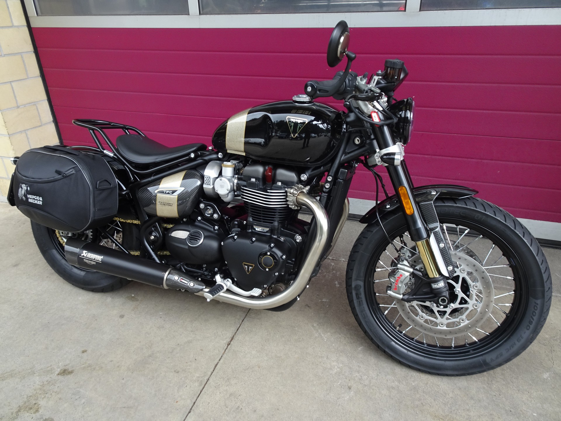 TRIUMPH Bonneville 1200 Bobber TFC-showroom-element-2