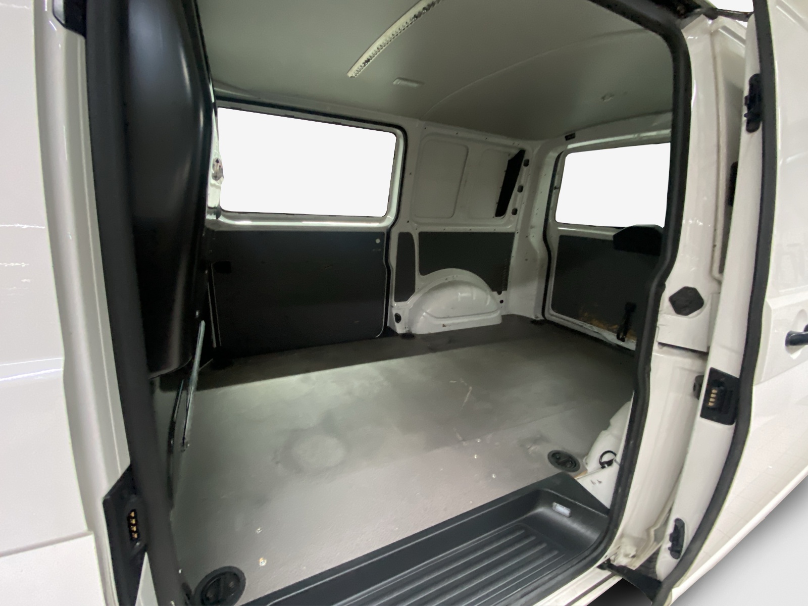 VW T6.1 2.0 TDI 4Motion-image-11