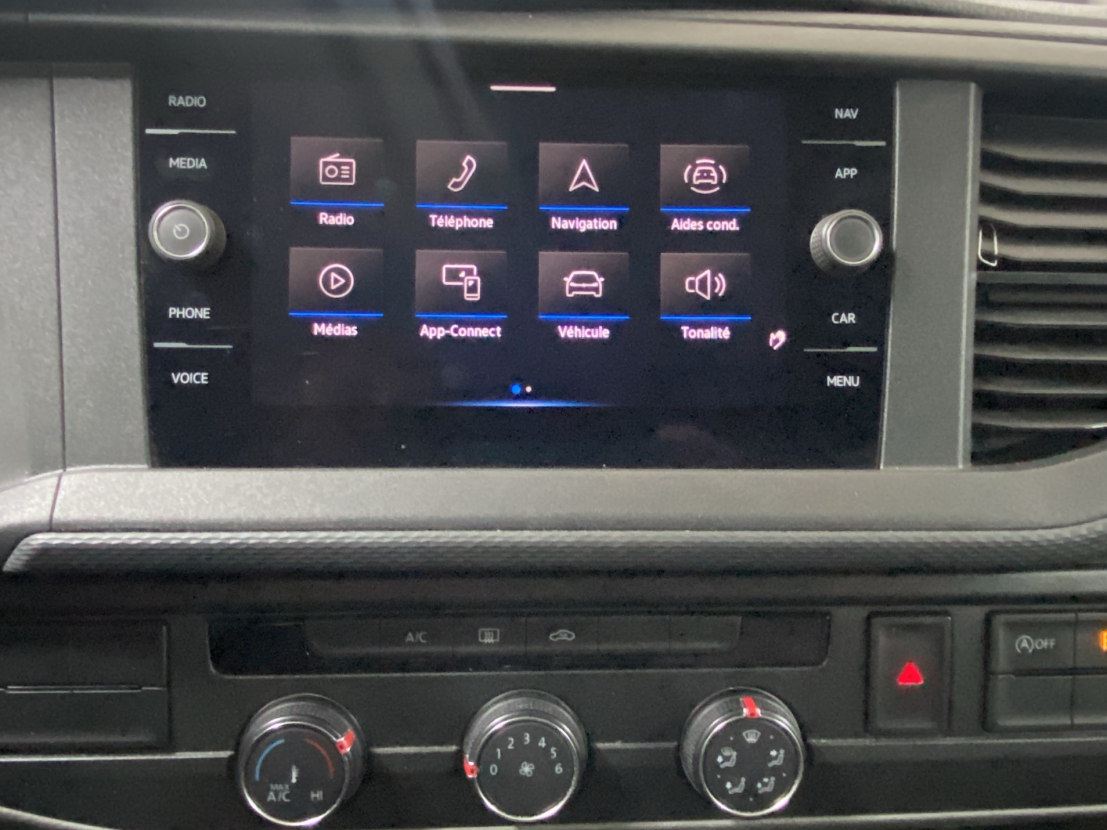 VW T6.1 2.0 TDI 4Motion-image-14