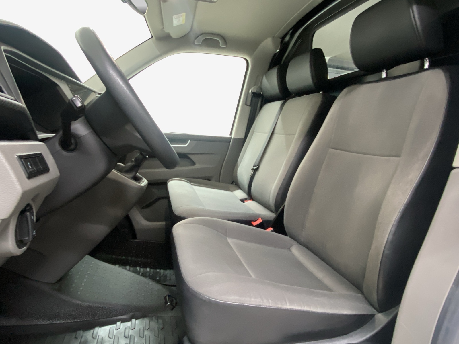 VW T6.1 2.0 TDI 4Motion-image-7
