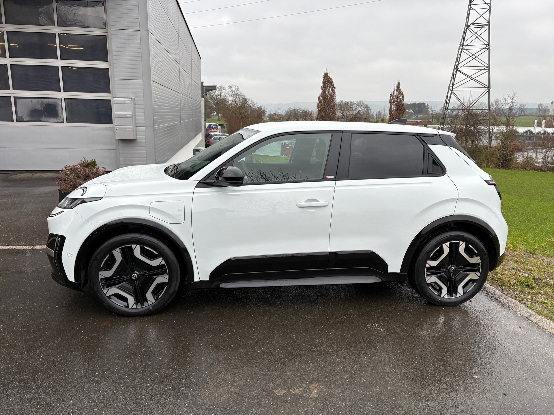NISSAN Micra 52kWh Advance-image-1