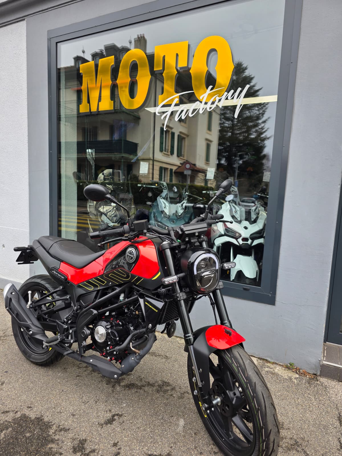 BENELLI Leoncino 125