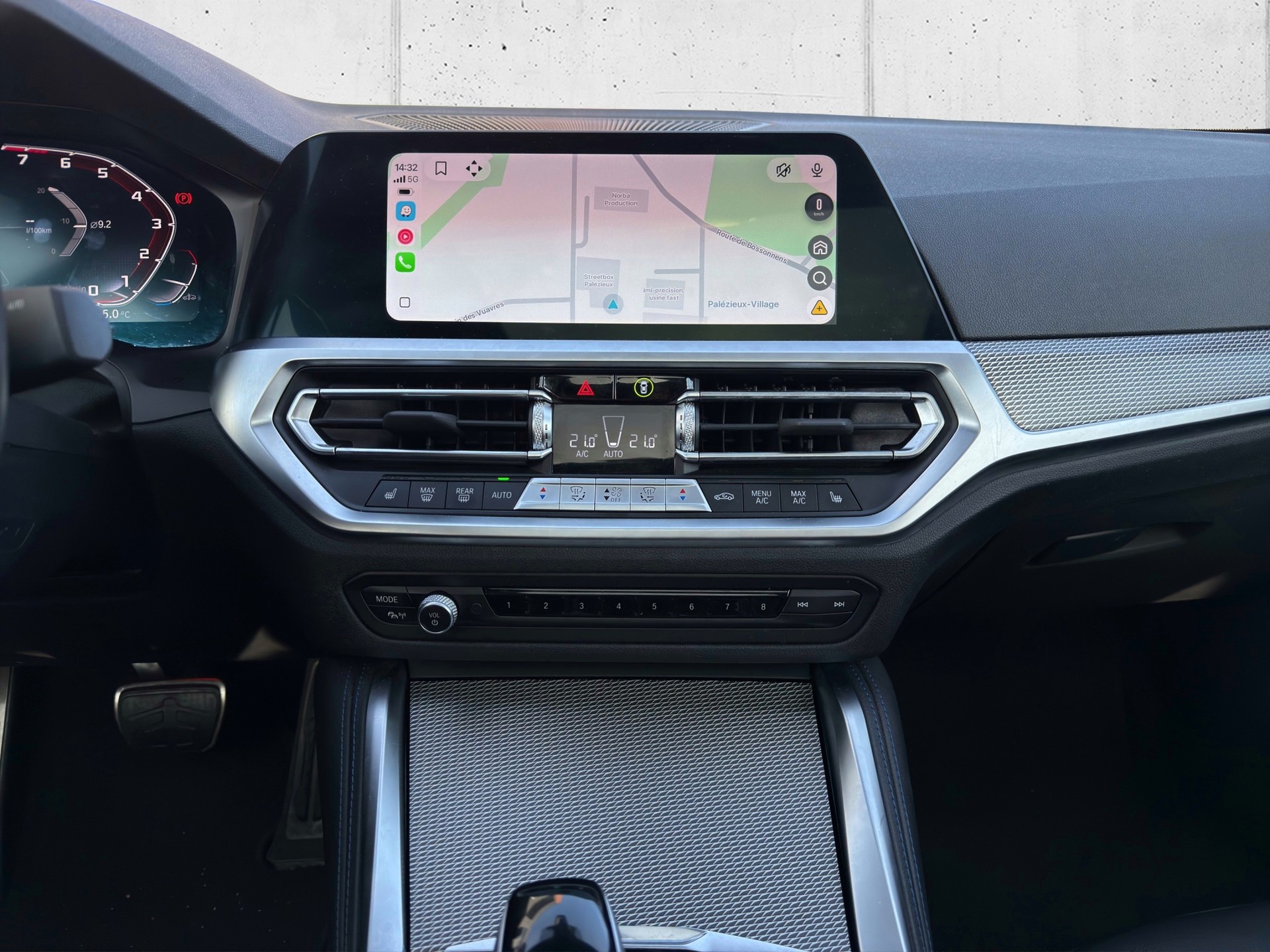 BMW M240i xDrive Steptronic-image-19