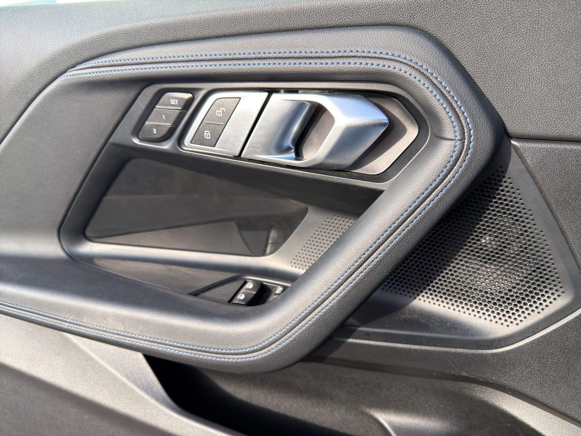 BMW M240i xDrive Steptronic-image-25