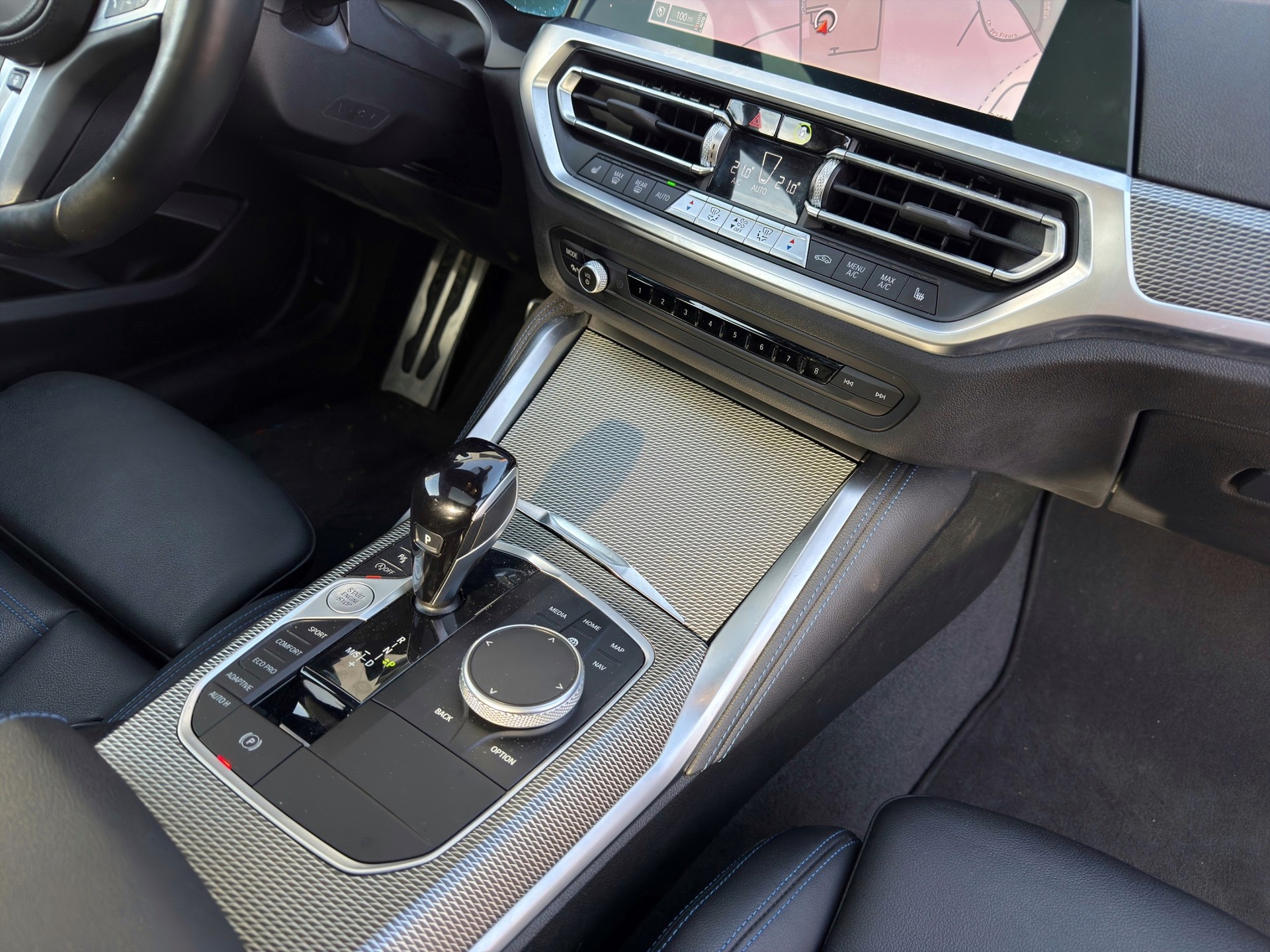 BMW M240i xDrive Steptronic-image-23