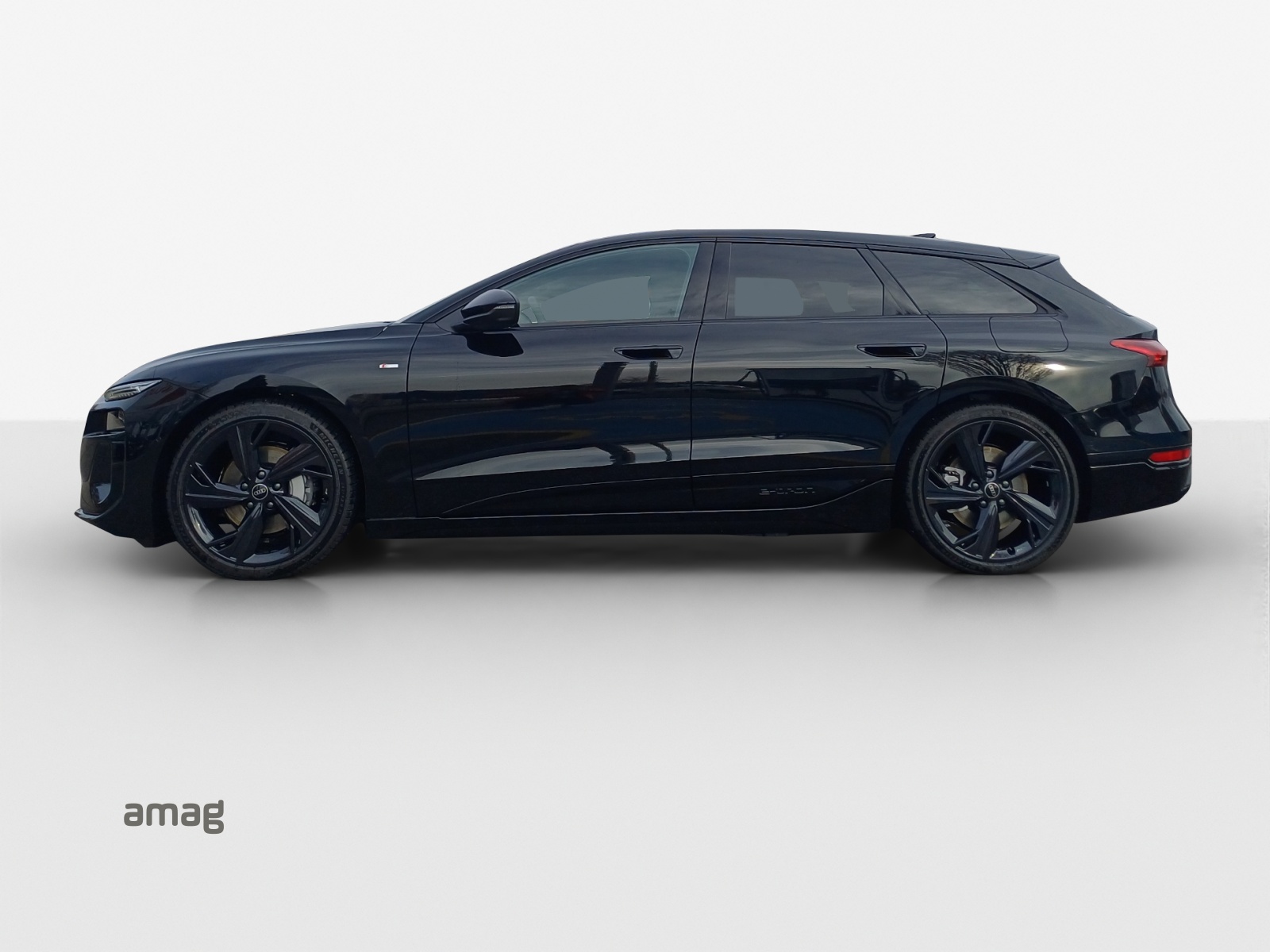 AUDI A6 Avant e-tron quattro-image-1