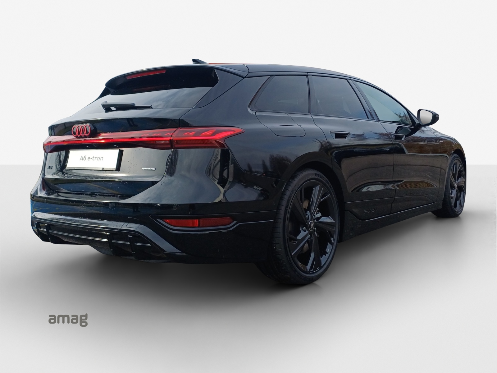 AUDI A6 Avant e-tron quattro-image-4