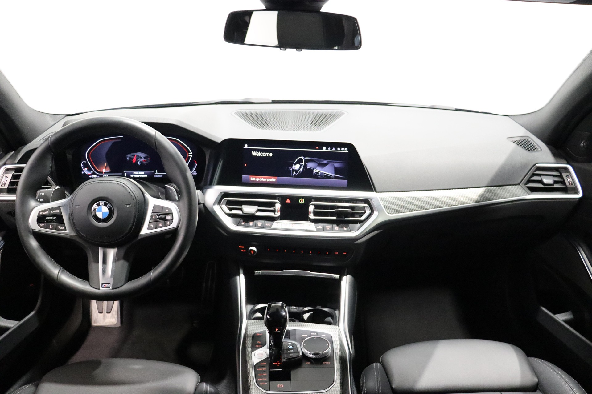 BMW 330i xDrive Touring-image-9