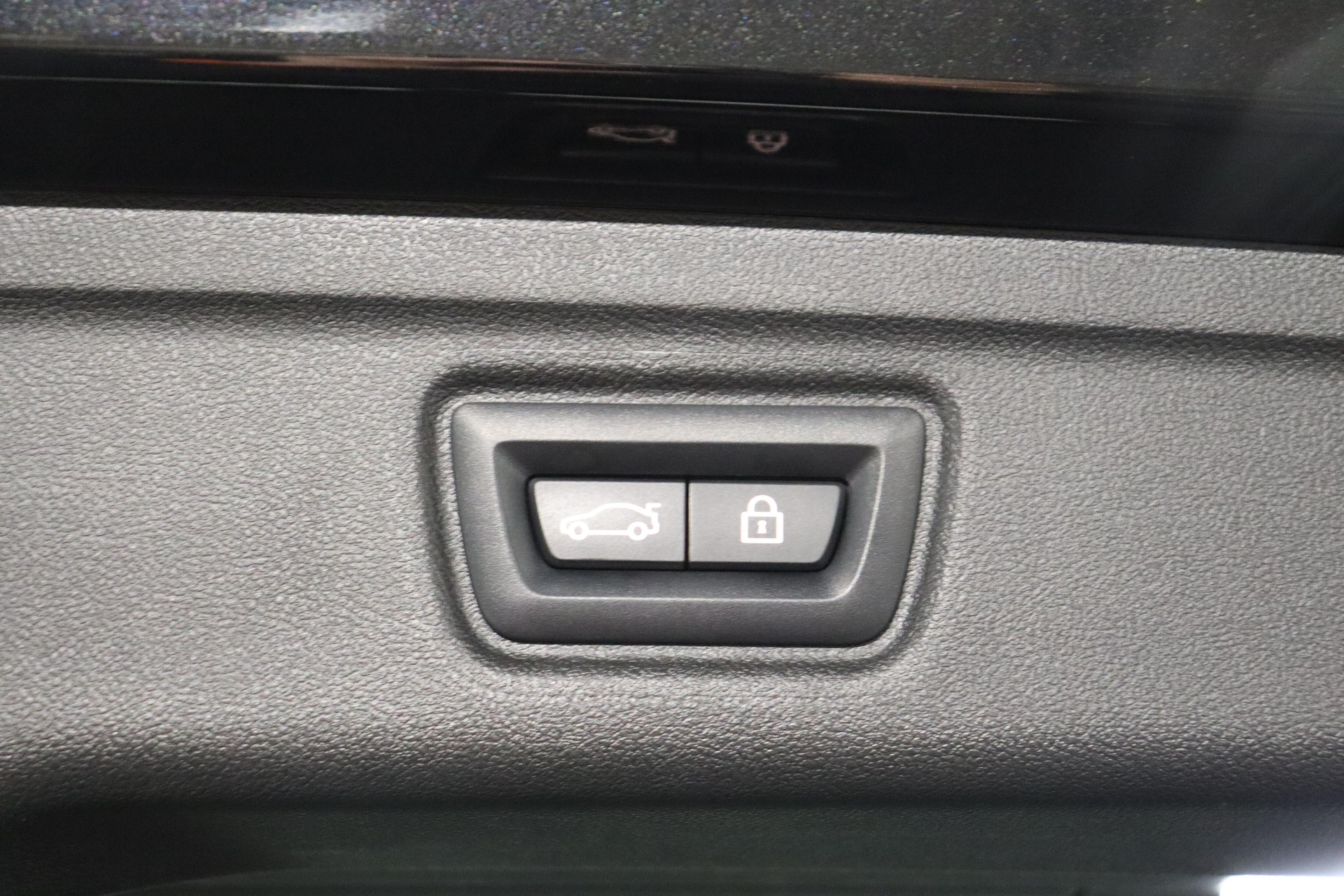 BMW 330i xDrive Touring-image-6