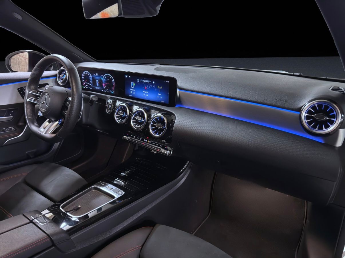 MERCEDES-BENZ A AMG 35 4Matic 8G-DCT-image-11