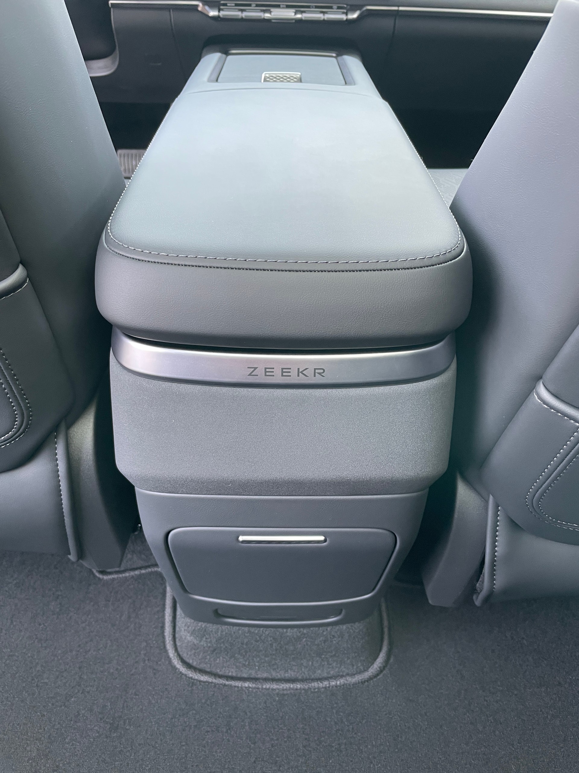 ZEEKR 7X 100kWh Privilege AWD mit Comfort und Cockpitpaket-image-16