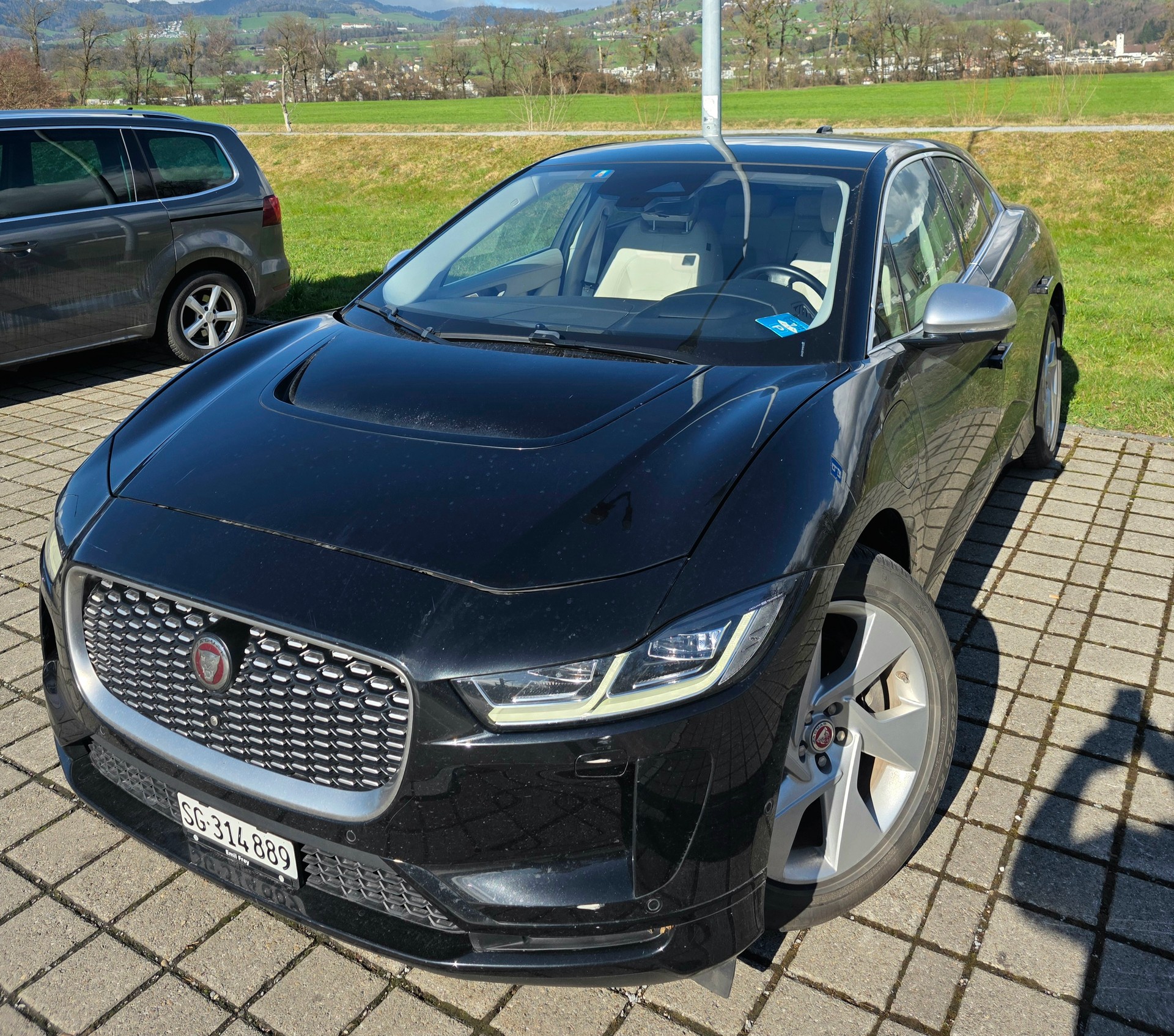JAGUAR I-Pace EV400 HSE AWD (11 kW AC, 3-phasig)-image-0