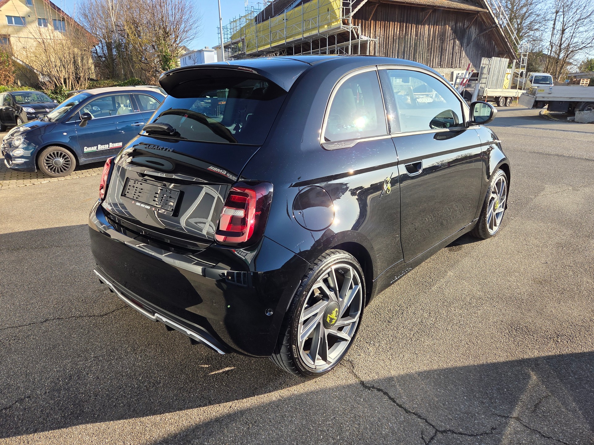 FIAT Abarth 500e Turismo-showroom-element-3
