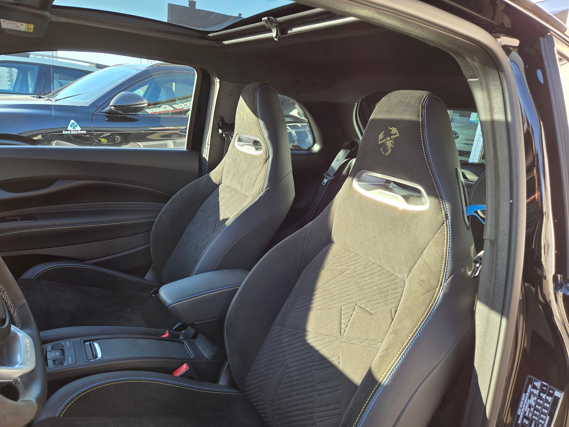 FIAT Abarth 500e Turismo-image-8