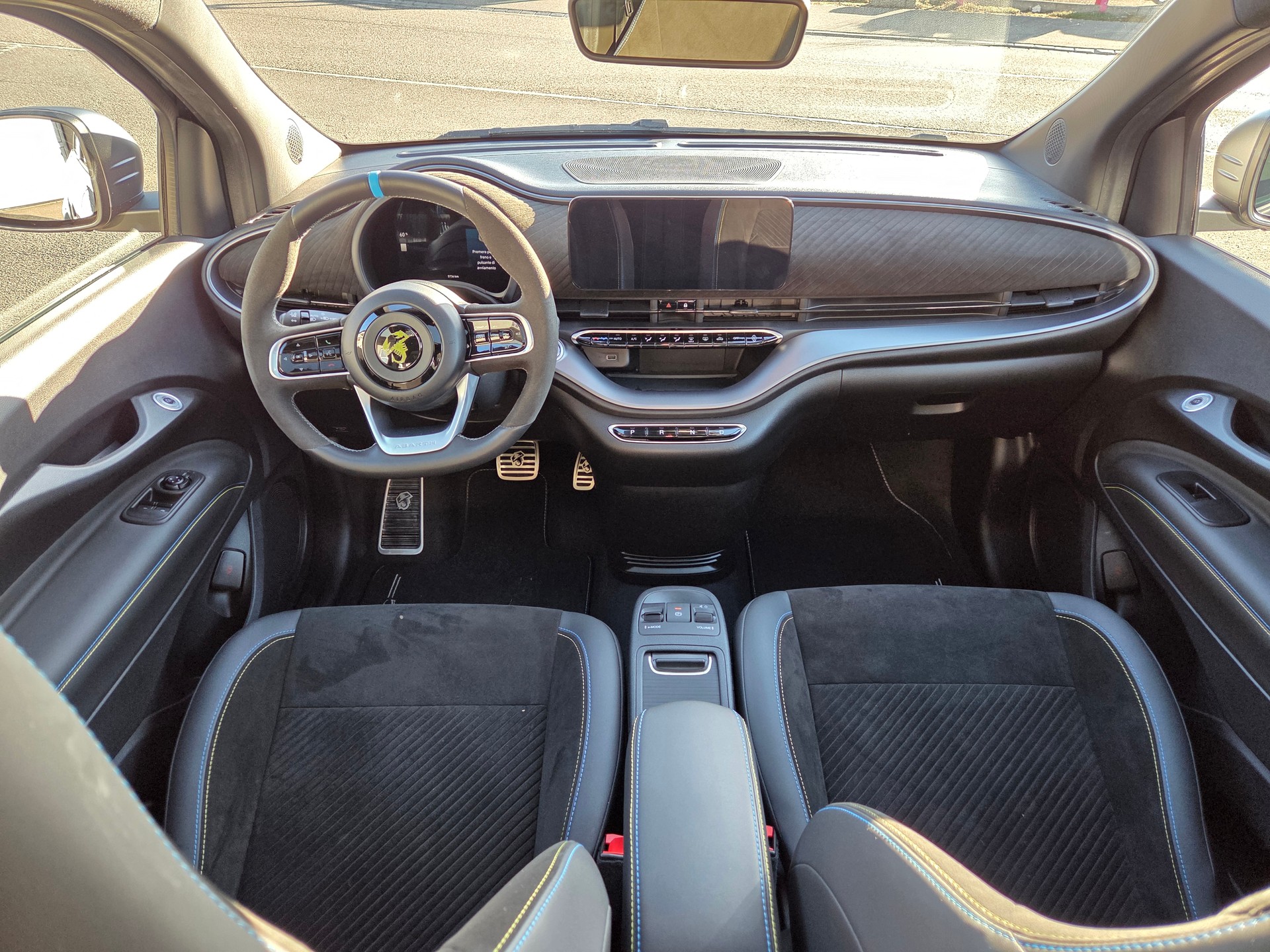 FIAT Abarth 500e Turismo-image-10
