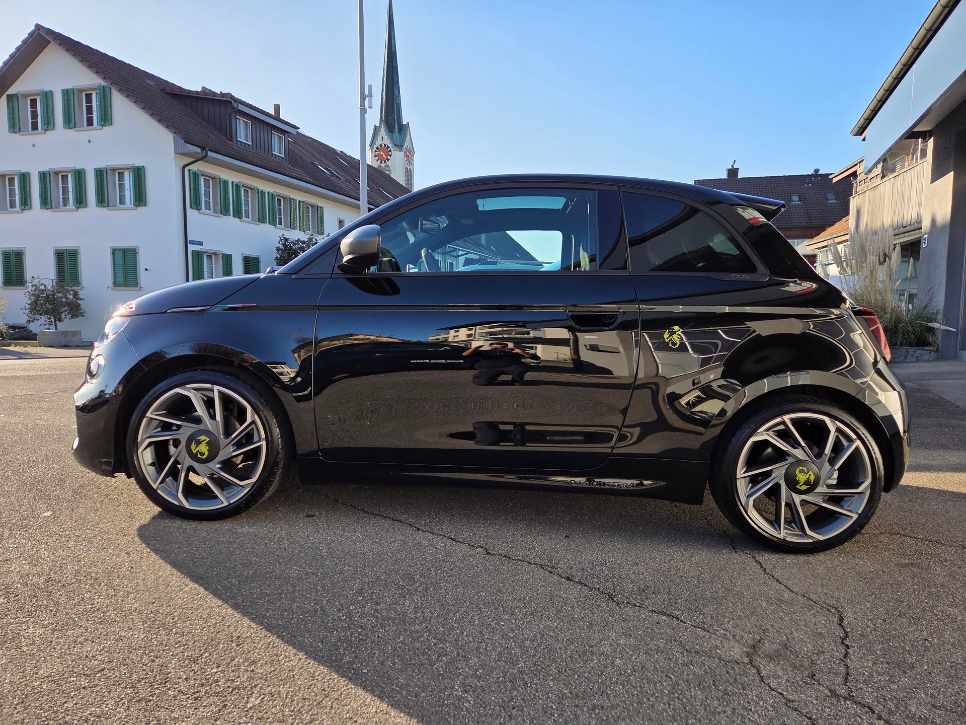 FIAT Abarth 500e Turismo-image-6