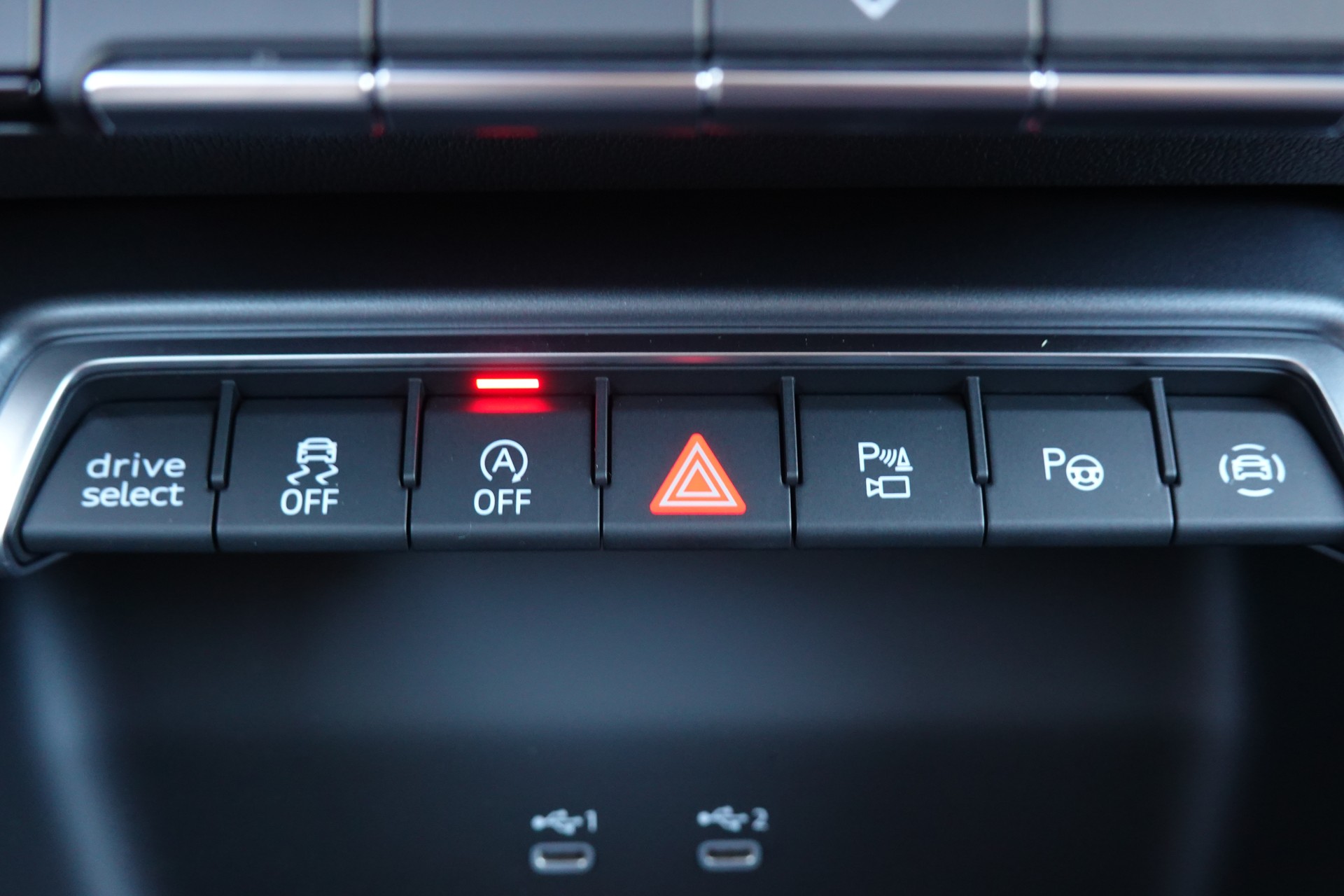 AUDI A3 Limousine 35 TFSI S-Line S-tronic - "Toit Ouvrant * Son B&O * Pack S-Line * Temp. Adapt * Drive Select * Caméra * Lum. Ambia"-image-18
