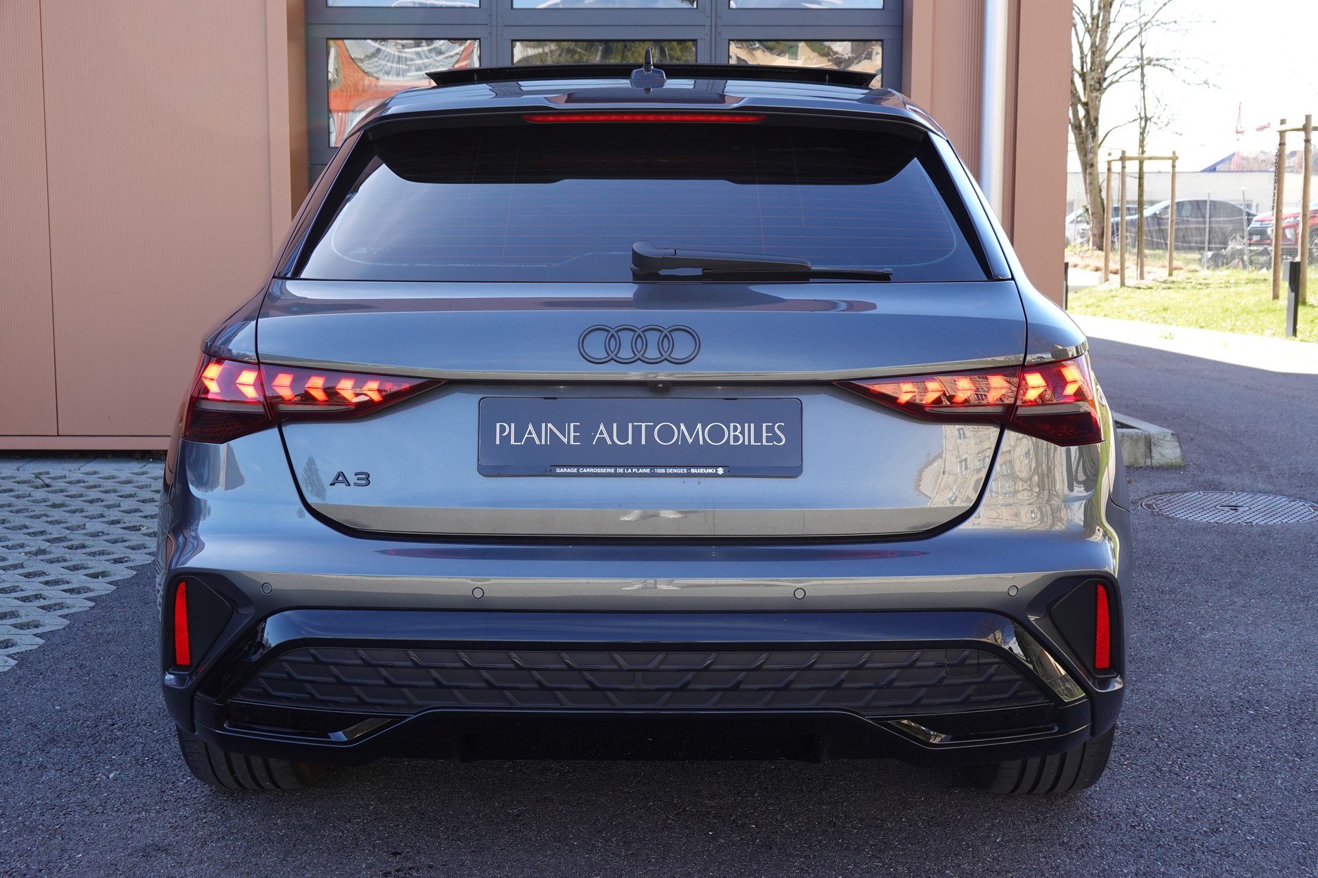 AUDI A3 Limousine 35 TFSI S-Line S-tronic - "Toit Ouvrant * Son B&O * Pack S-Line * Temp. Adapt * Drive Select * Caméra * Lum. Ambia"-image-7