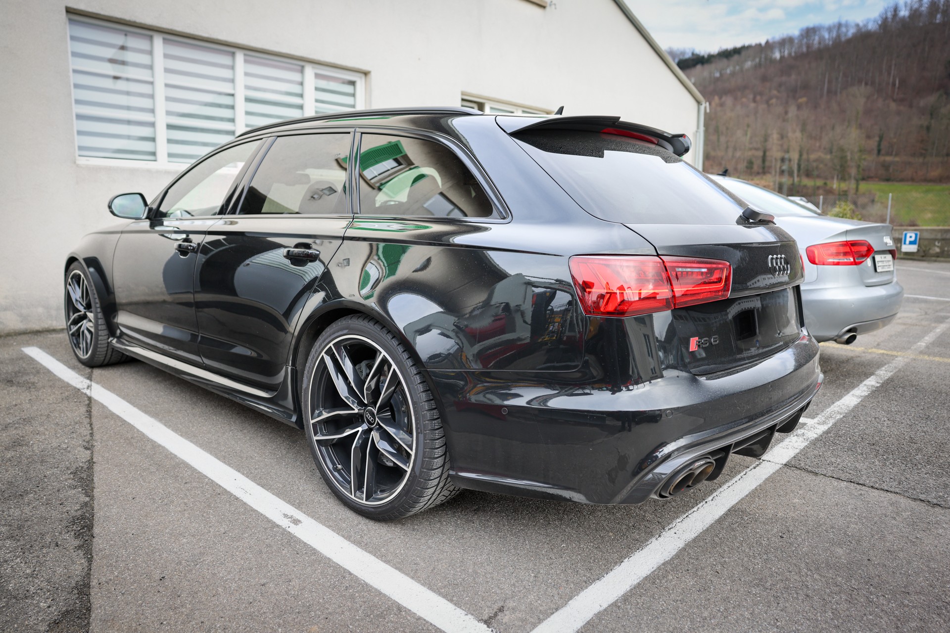 AUDI RS6 Avant 4.0 TFSI V8 performance quattro-image-3