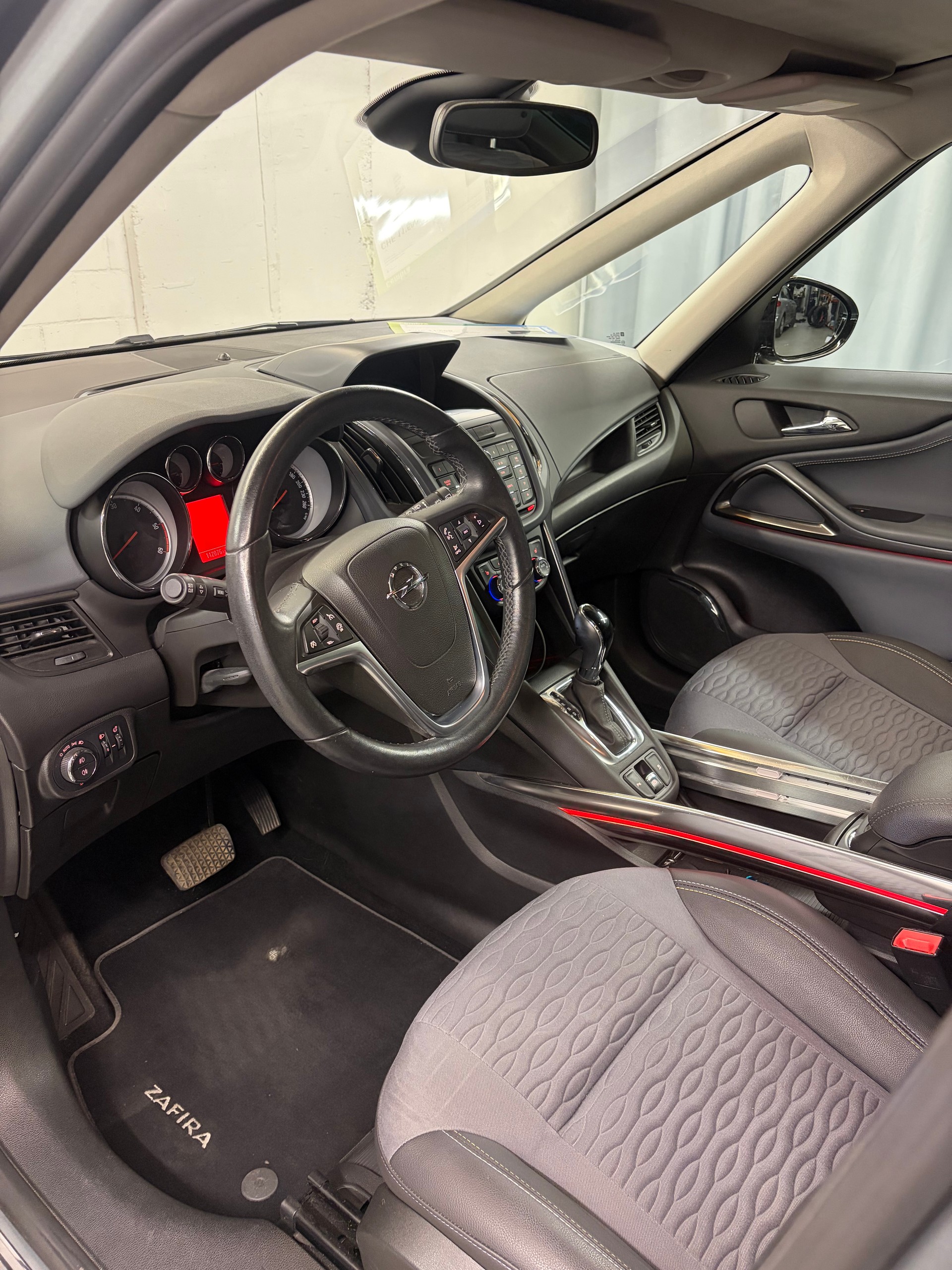 OPEL Zafira Tourer 2.0 CDTi Cosmo Automatic 7 Platz-image-8