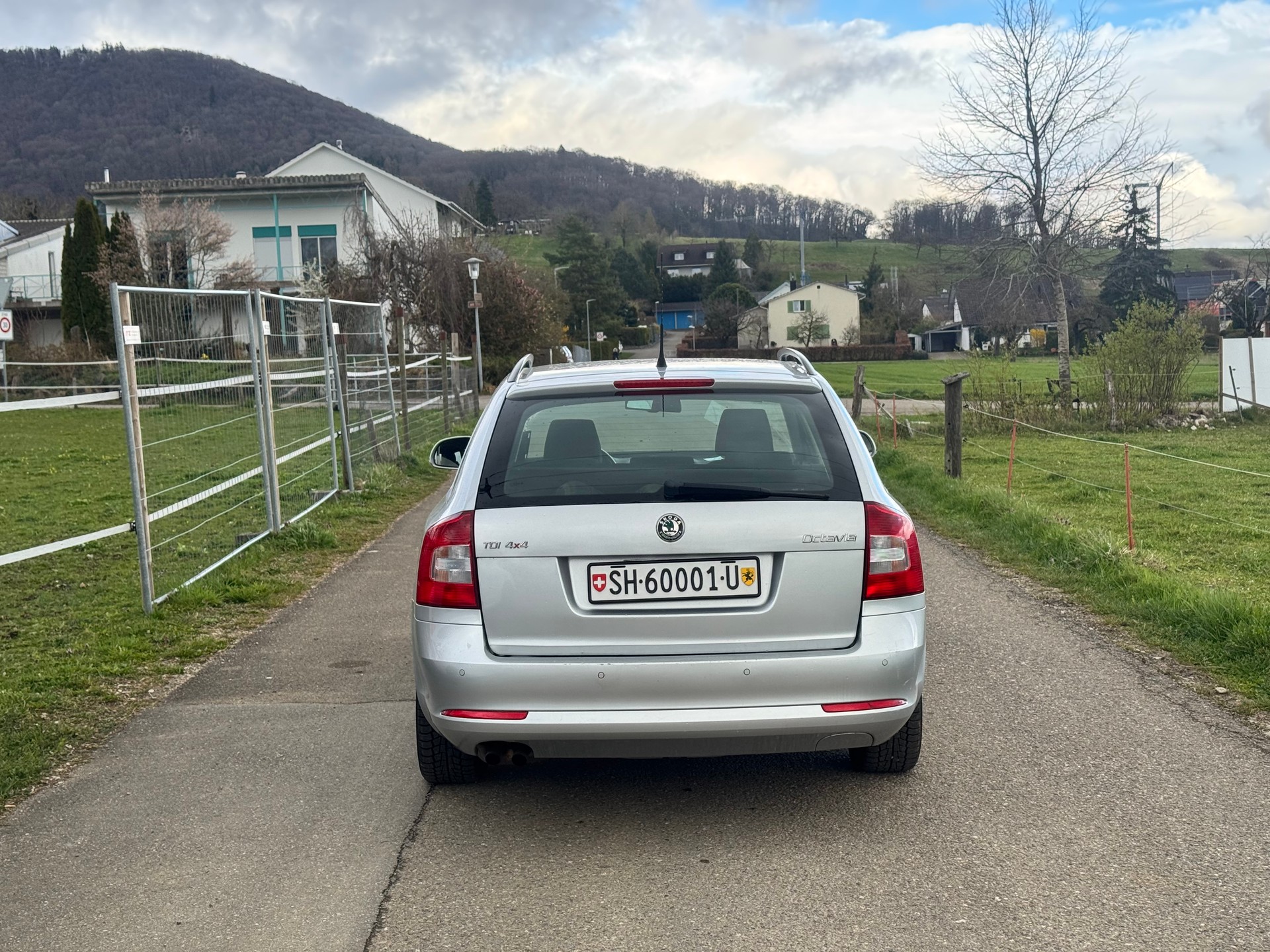 SKODA Octavia Combi 1.6 TDI Swiss Adventure 4x4-image-4