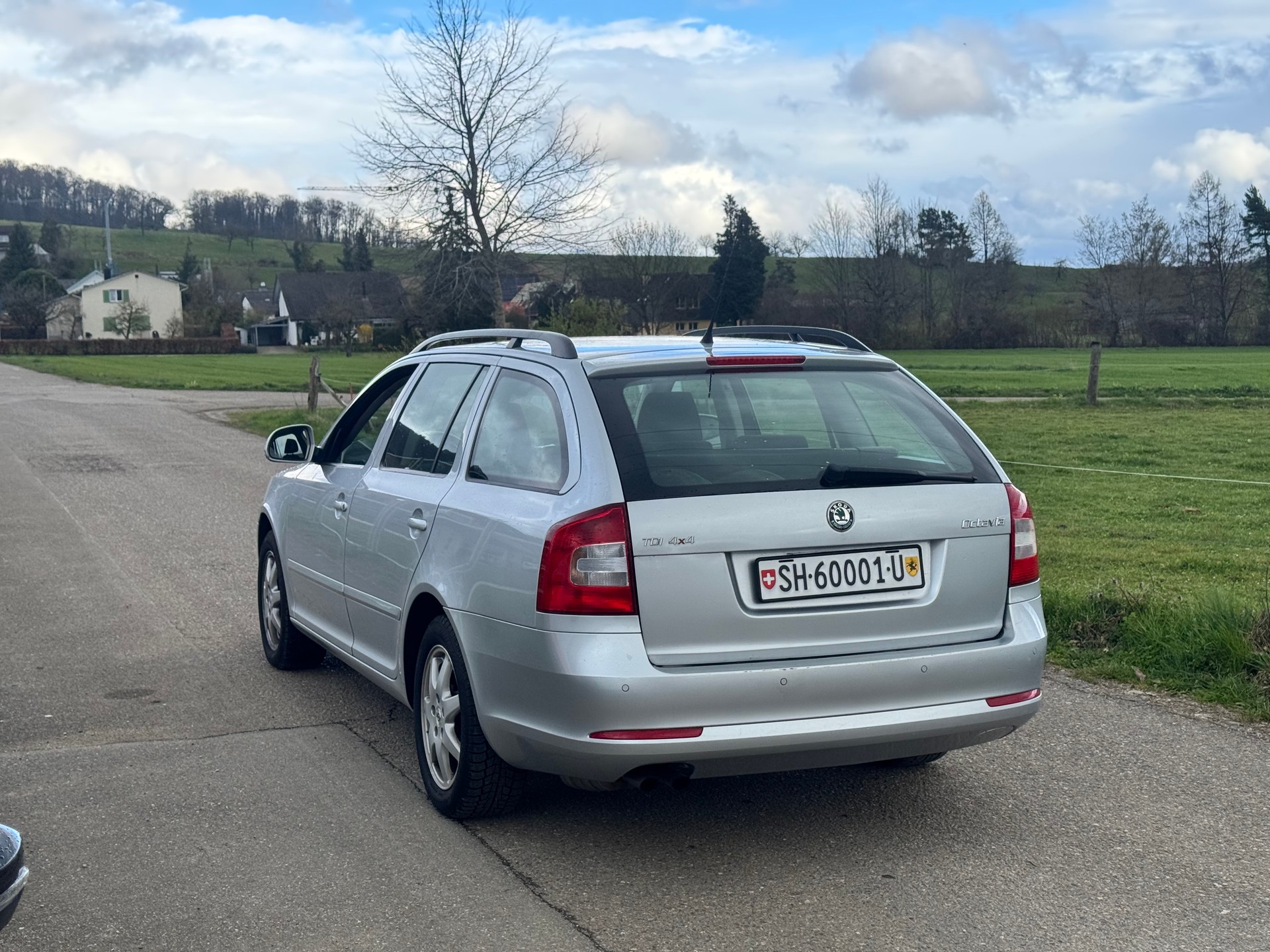 SKODA Octavia Combi 1.6 TDI Swiss Adventure 4x4-image-3