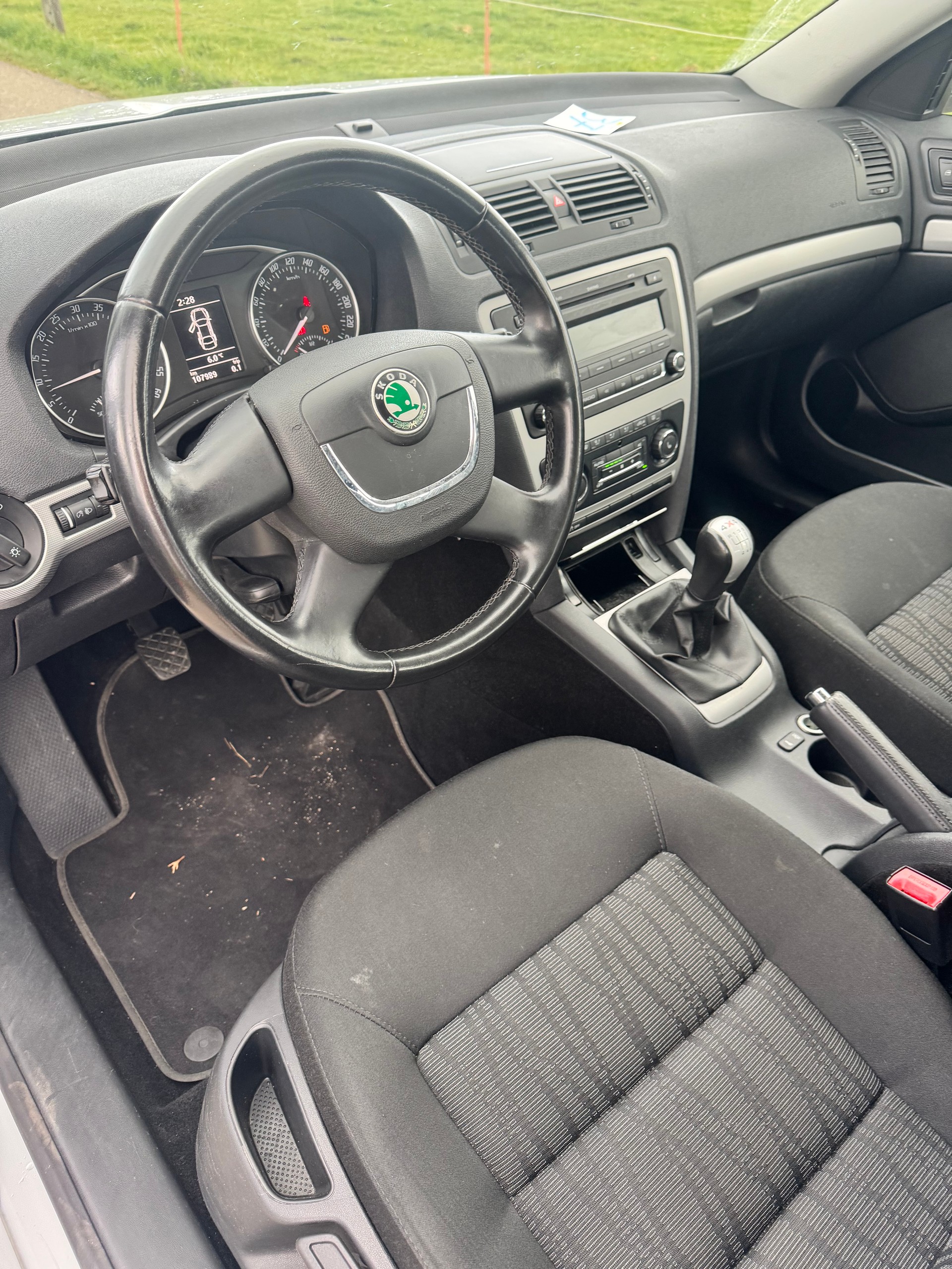 SKODA Octavia Combi 1.6 TDI Swiss Adventure 4x4-image-8