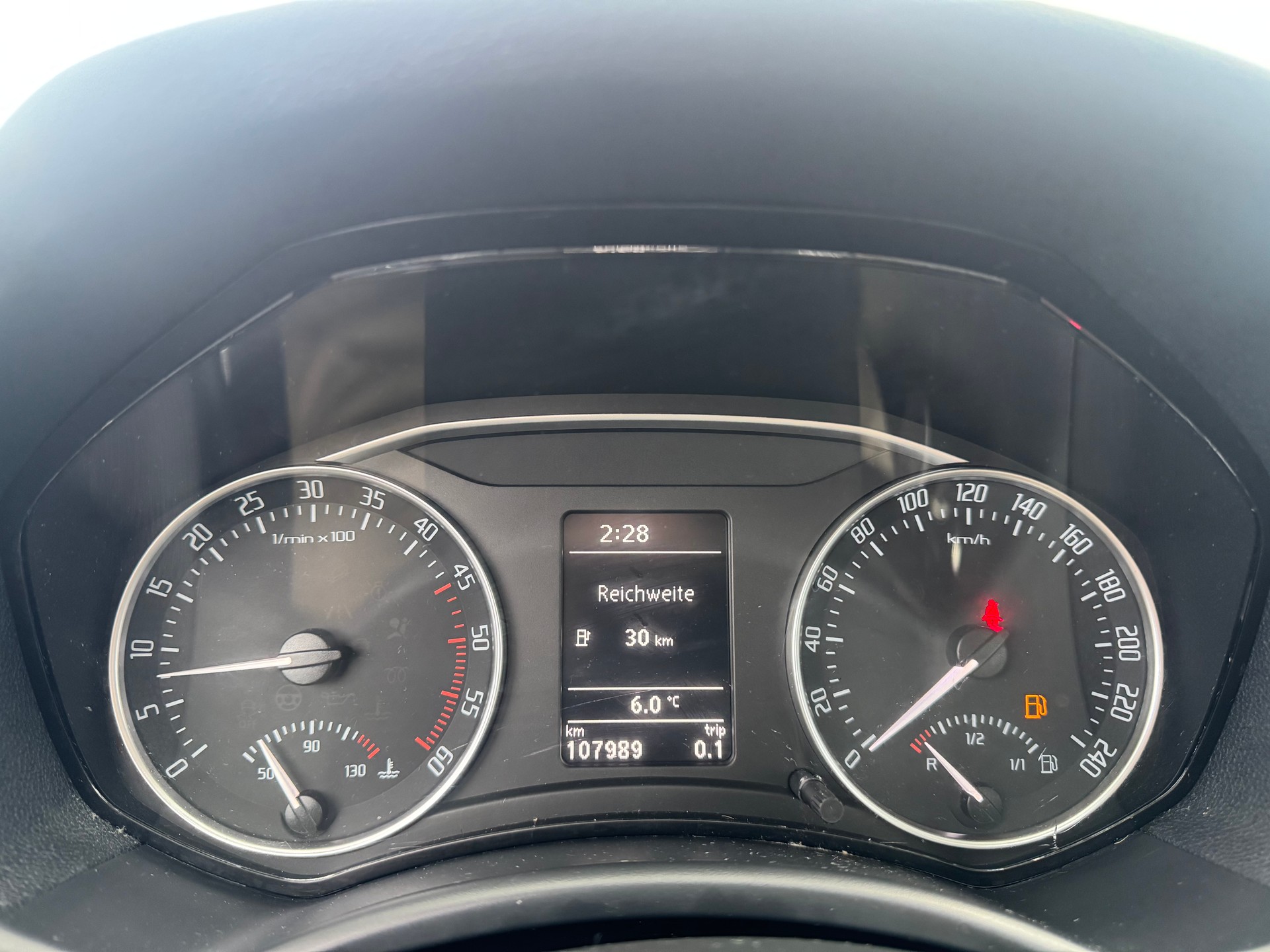 SKODA Octavia Combi 1.6 TDI Swiss Adventure 4x4-image-10