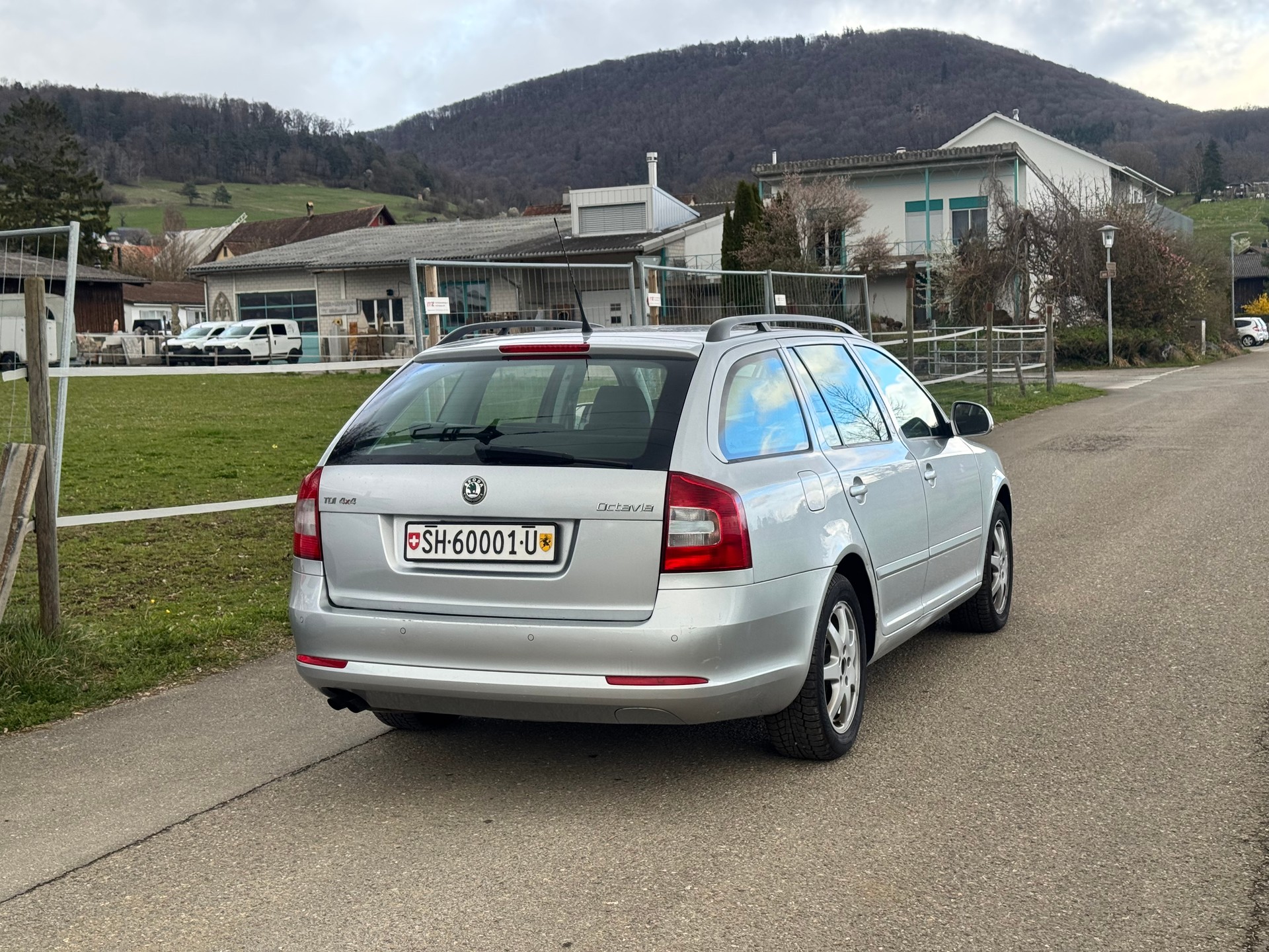 SKODA Octavia Combi 1.6 TDI Swiss Adventure 4x4-image-5