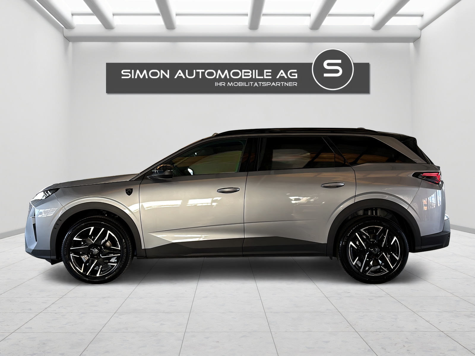 PEUGEOT 5008 1.2 Hybrid GT-showroom-element-1