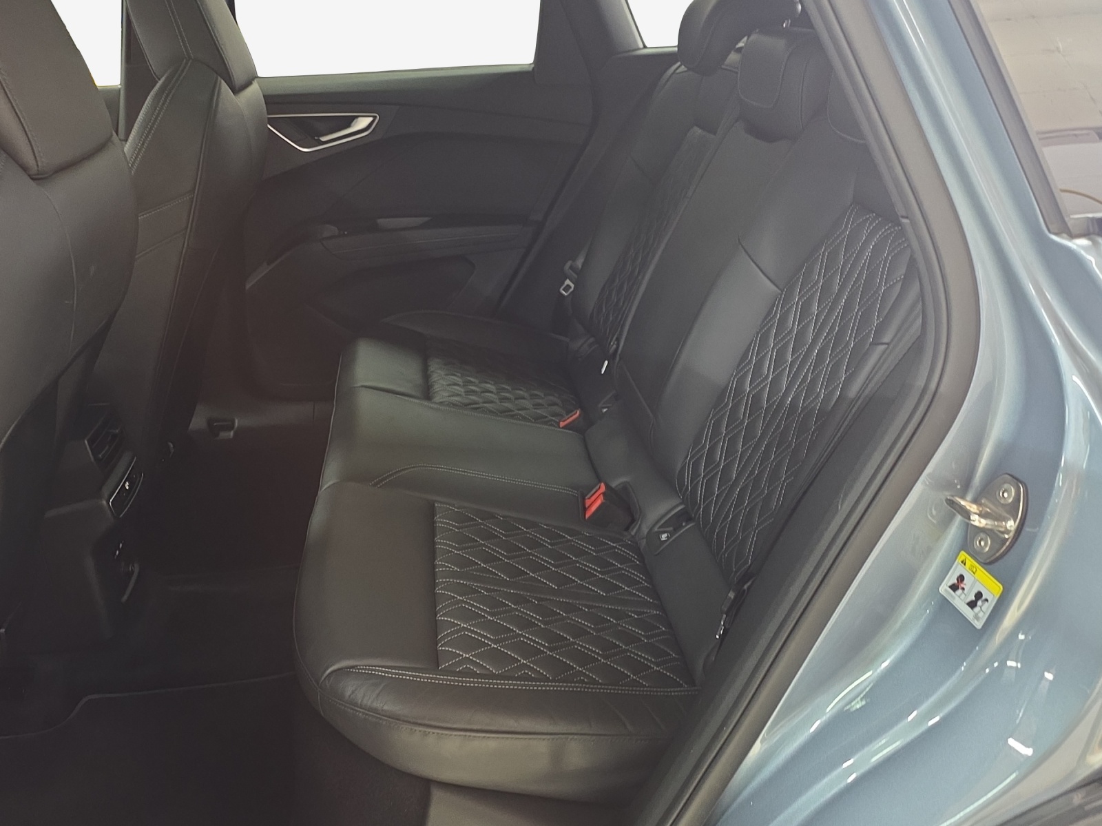 AUDI Q4 e-tron 50 quattro-image-11