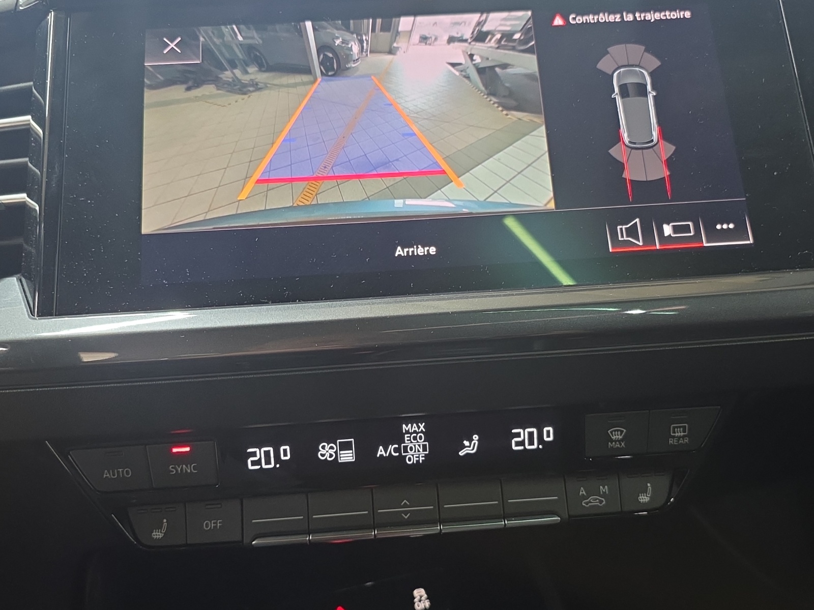 AUDI Q4 e-tron 50 quattro-image-10