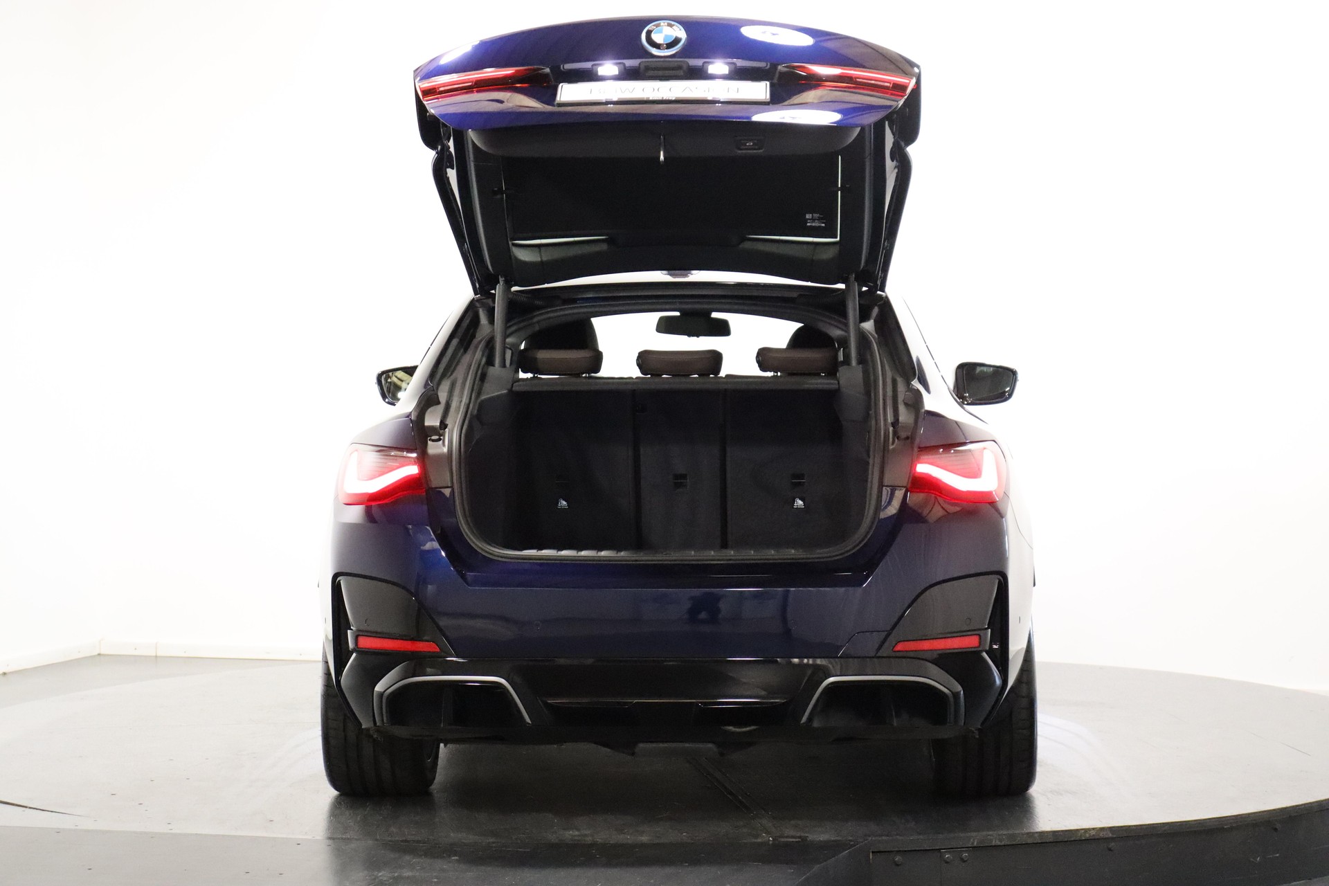 BMW i4 xDrive40-image-5