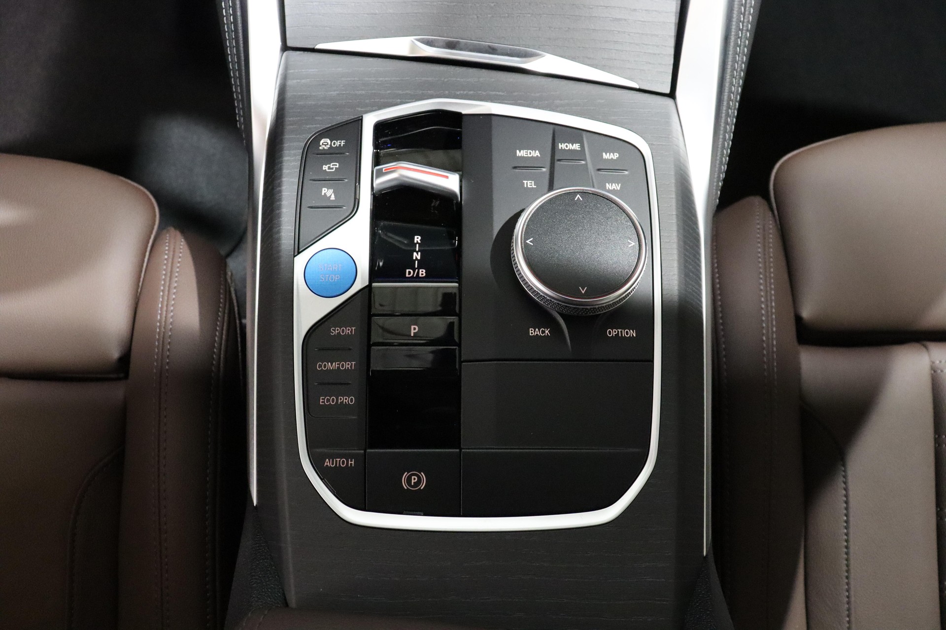 BMW i4 xDrive40-image-8