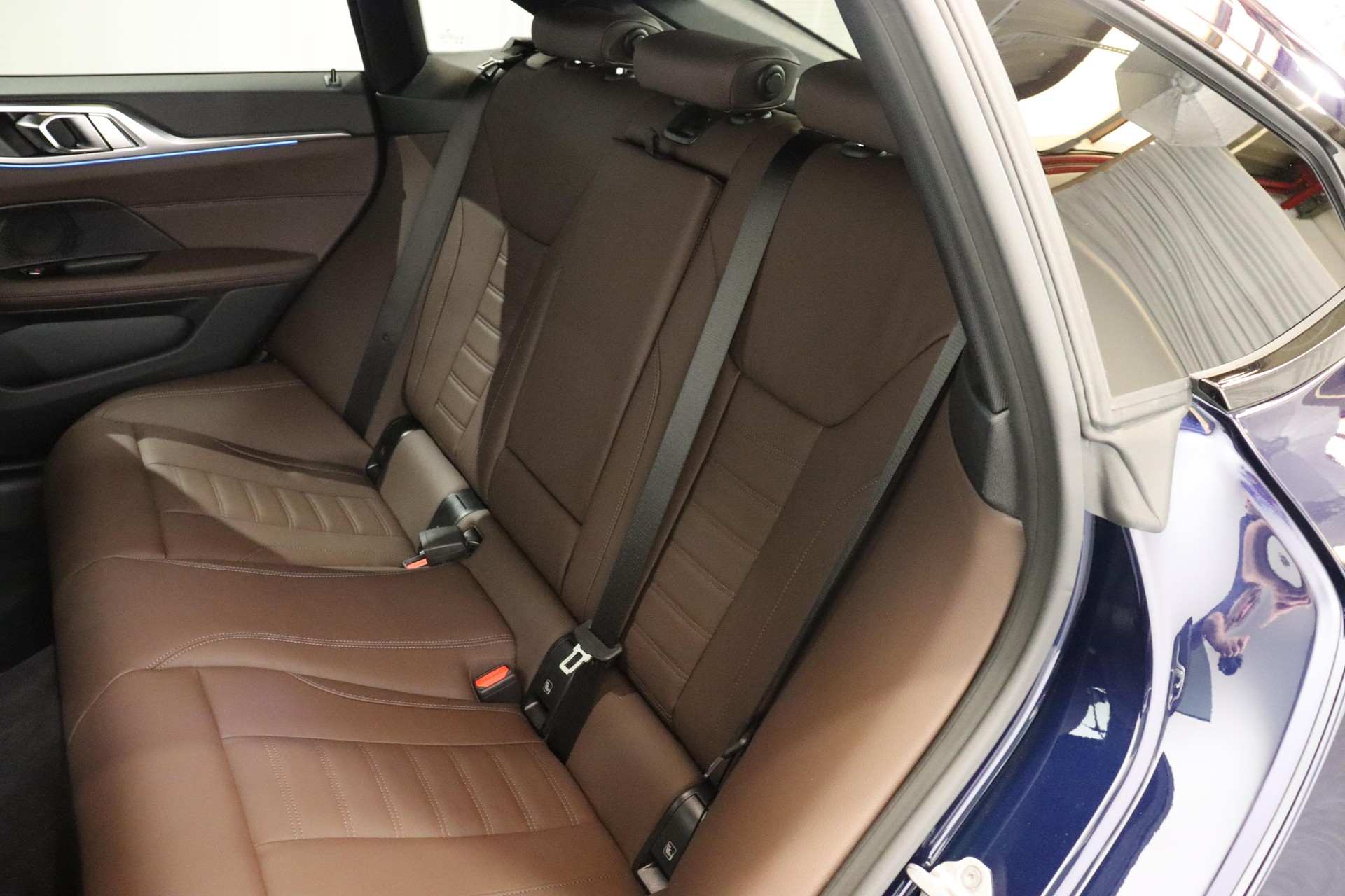 BMW i4 xDrive40-image-11