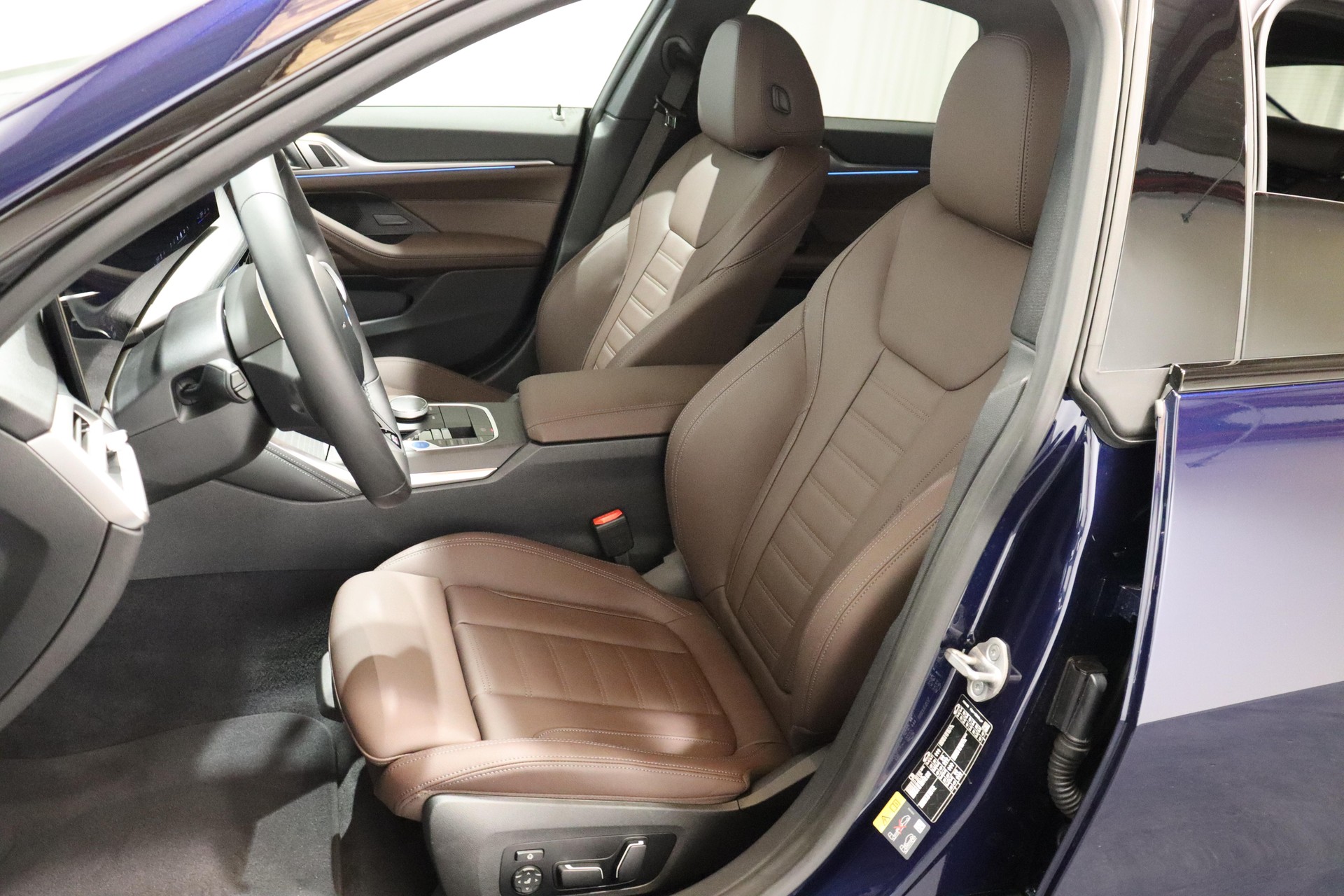 BMW i4 xDrive40-image-9